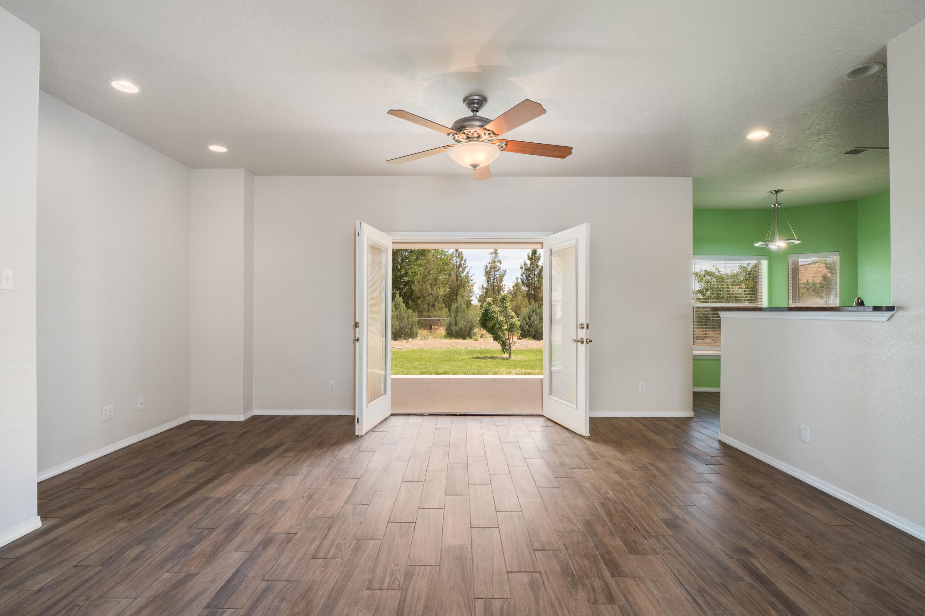 1002 EVERGREEN Drive