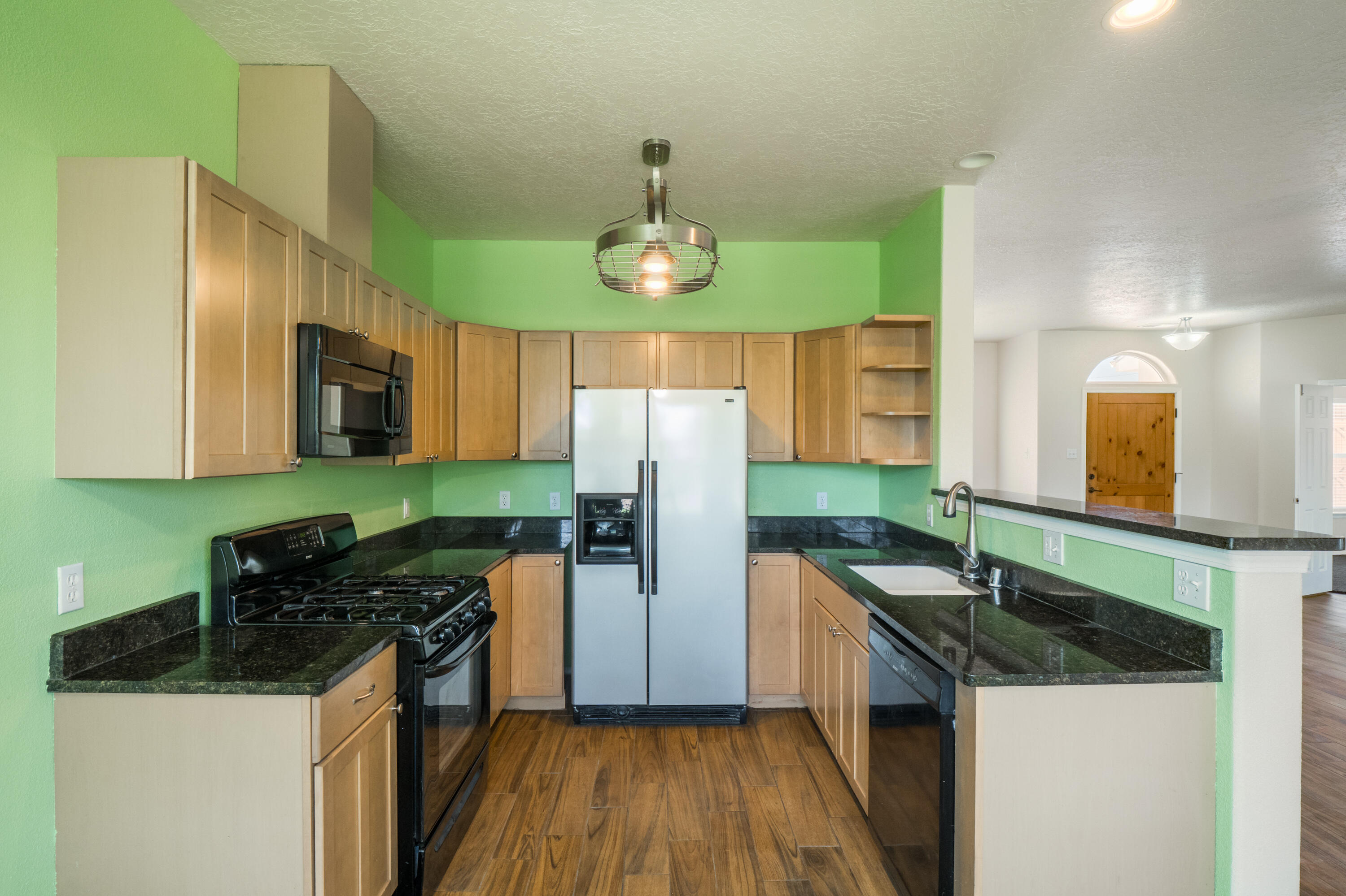 1002 EVERGREEN Drive