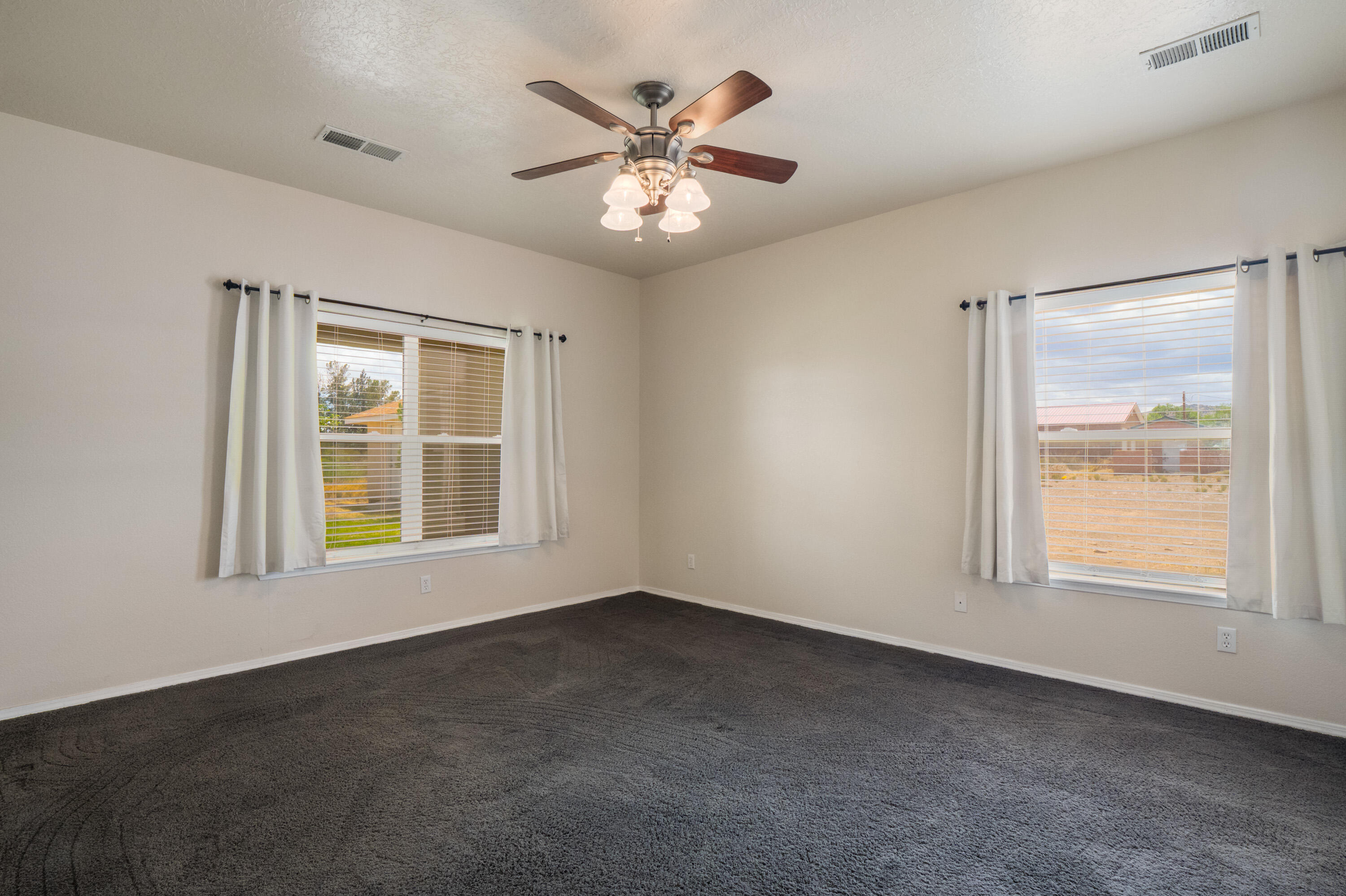 1002 EVERGREEN Drive
