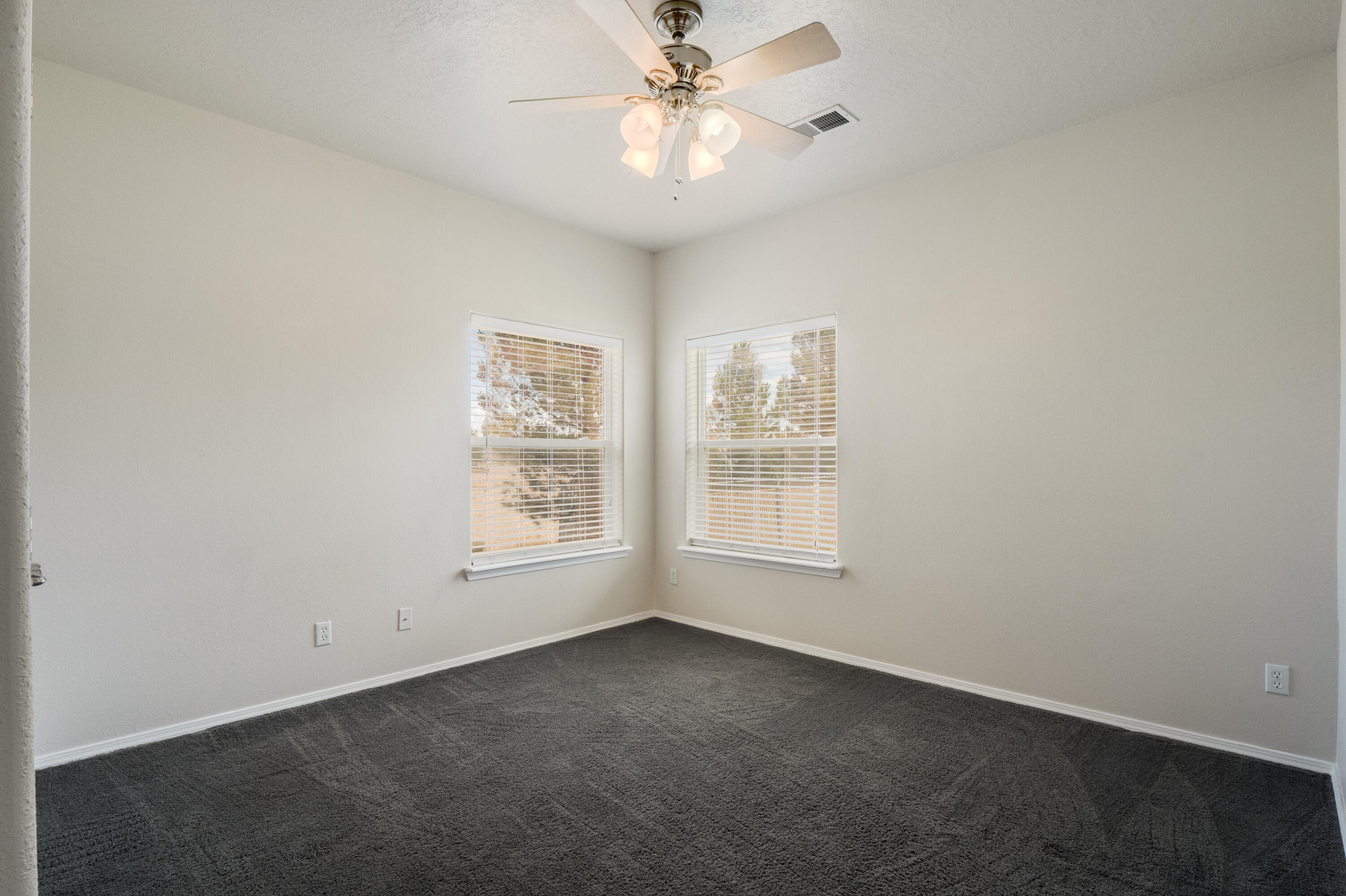 1002 EVERGREEN Drive