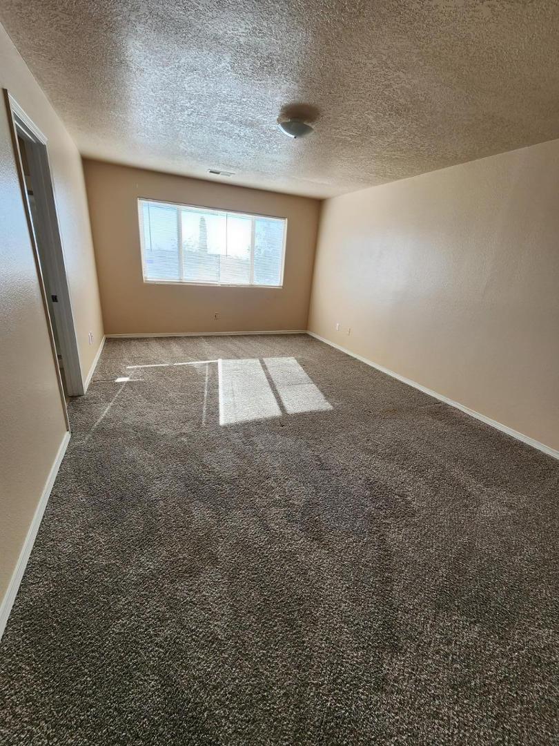 1735 Avenida Real NW