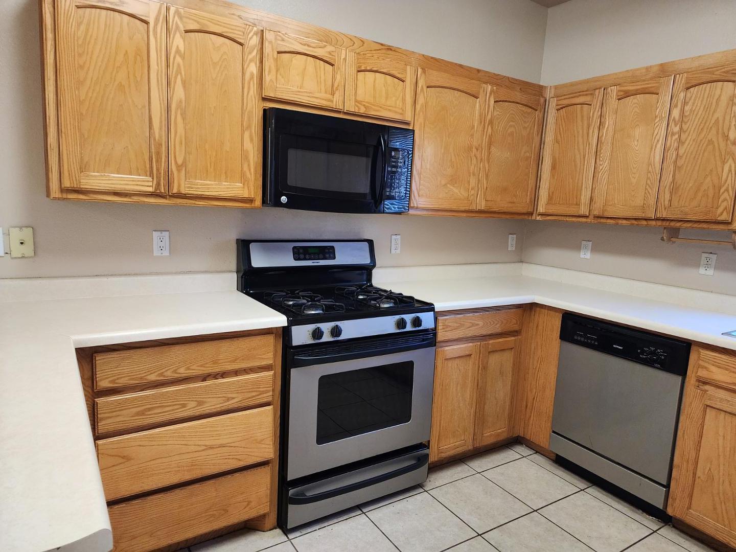 1735 Avenida Real NW