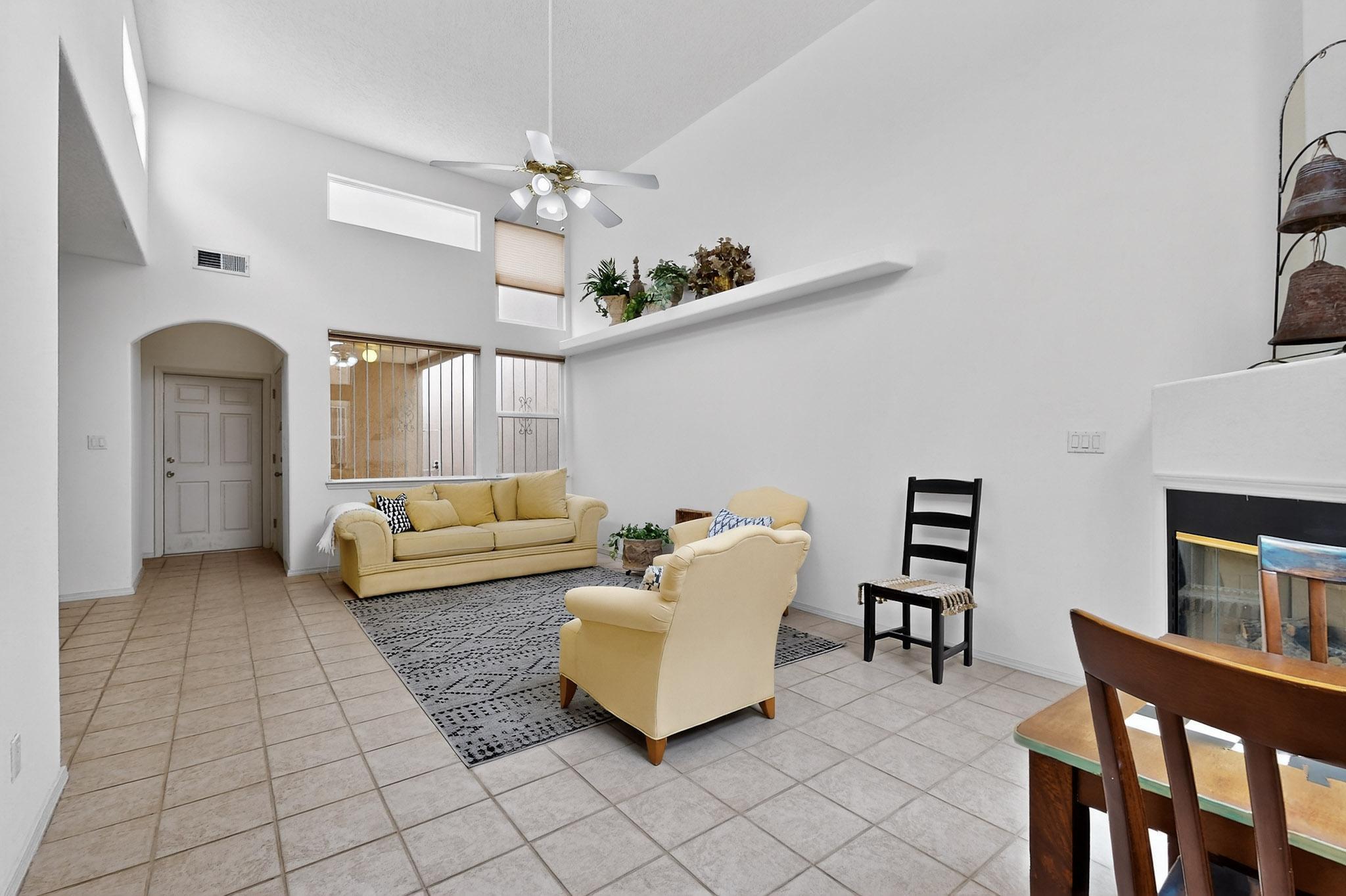 9708 Lagrima De Oro Road NE