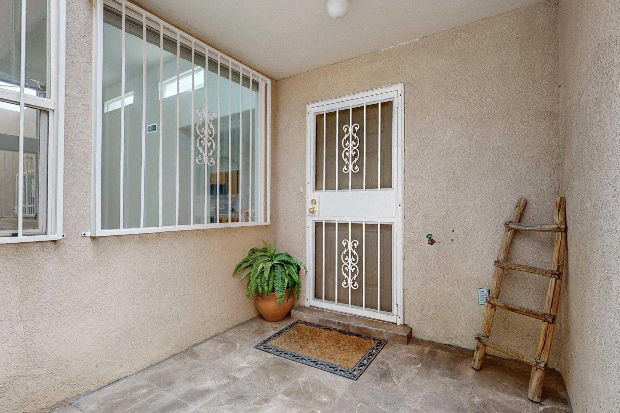 9708 Lagrima De Oro Road NE