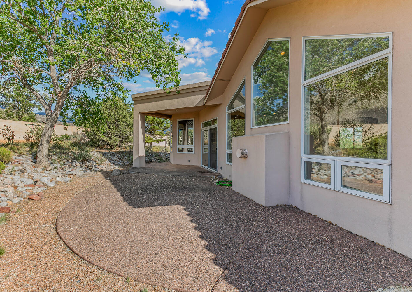 12511 ELENA Drive NE