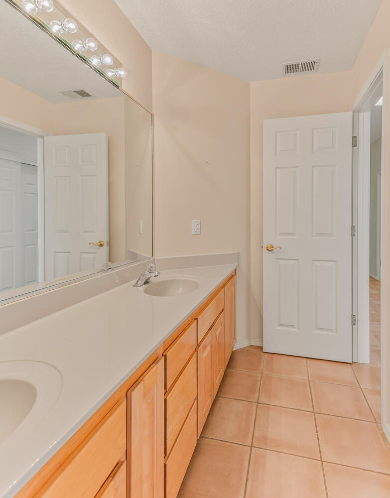 12511 ELENA Drive NE