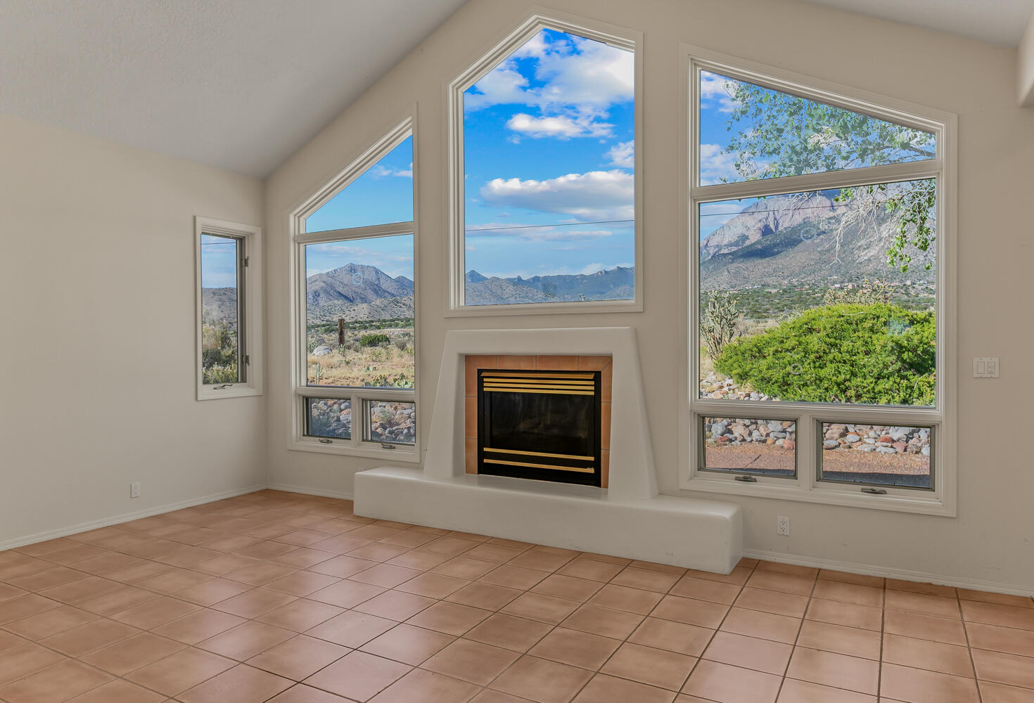 12511 ELENA Drive NE