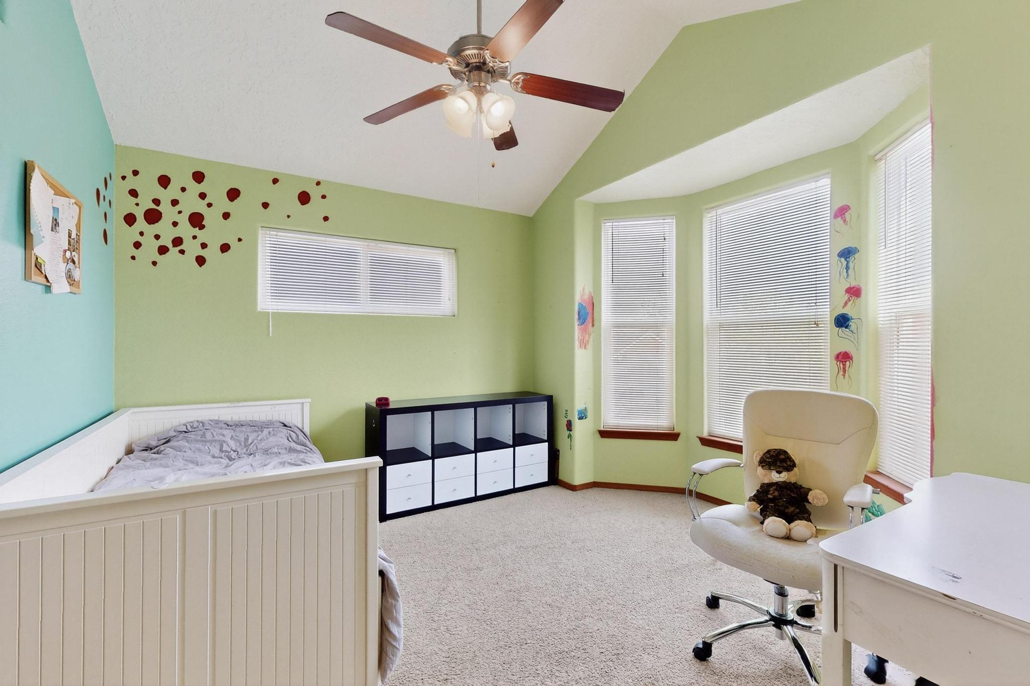 9200 PALOMAS Avenue NE