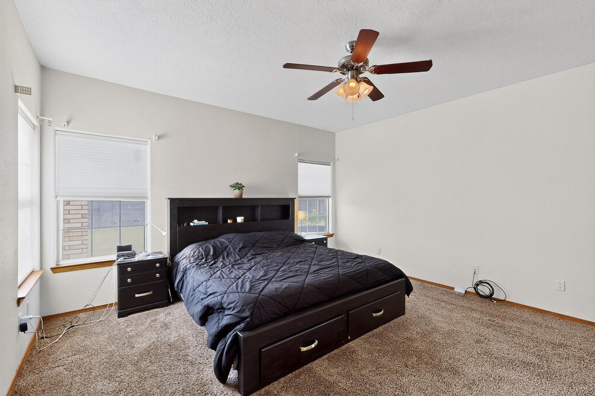 9200 PALOMAS Avenue NE