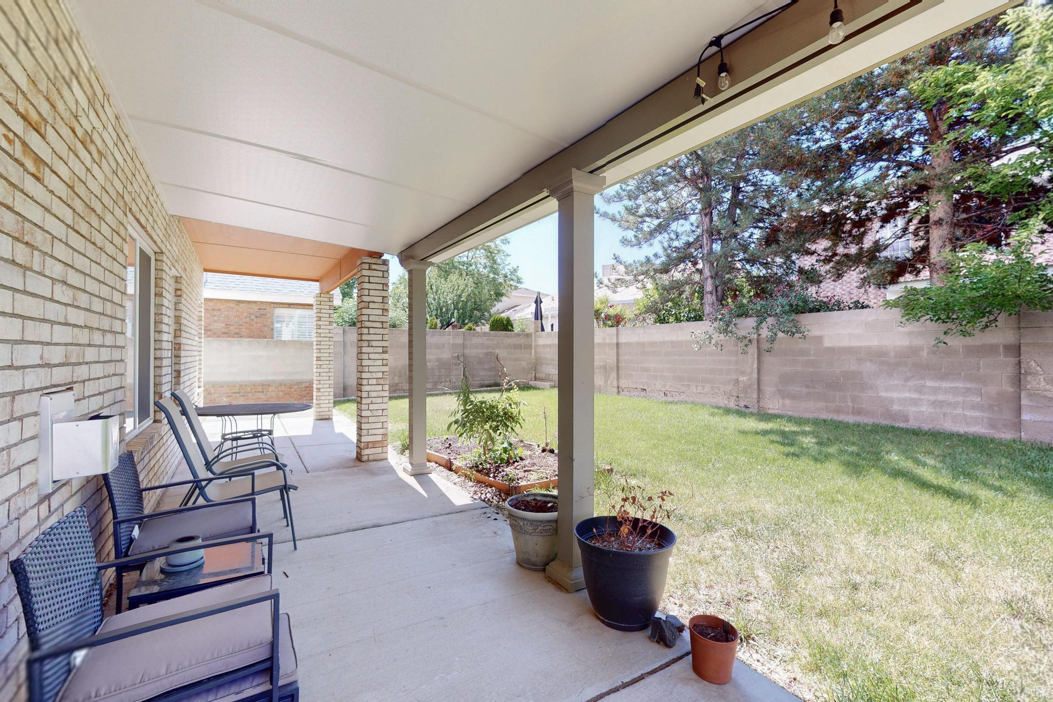 9200 PALOMAS Avenue NE