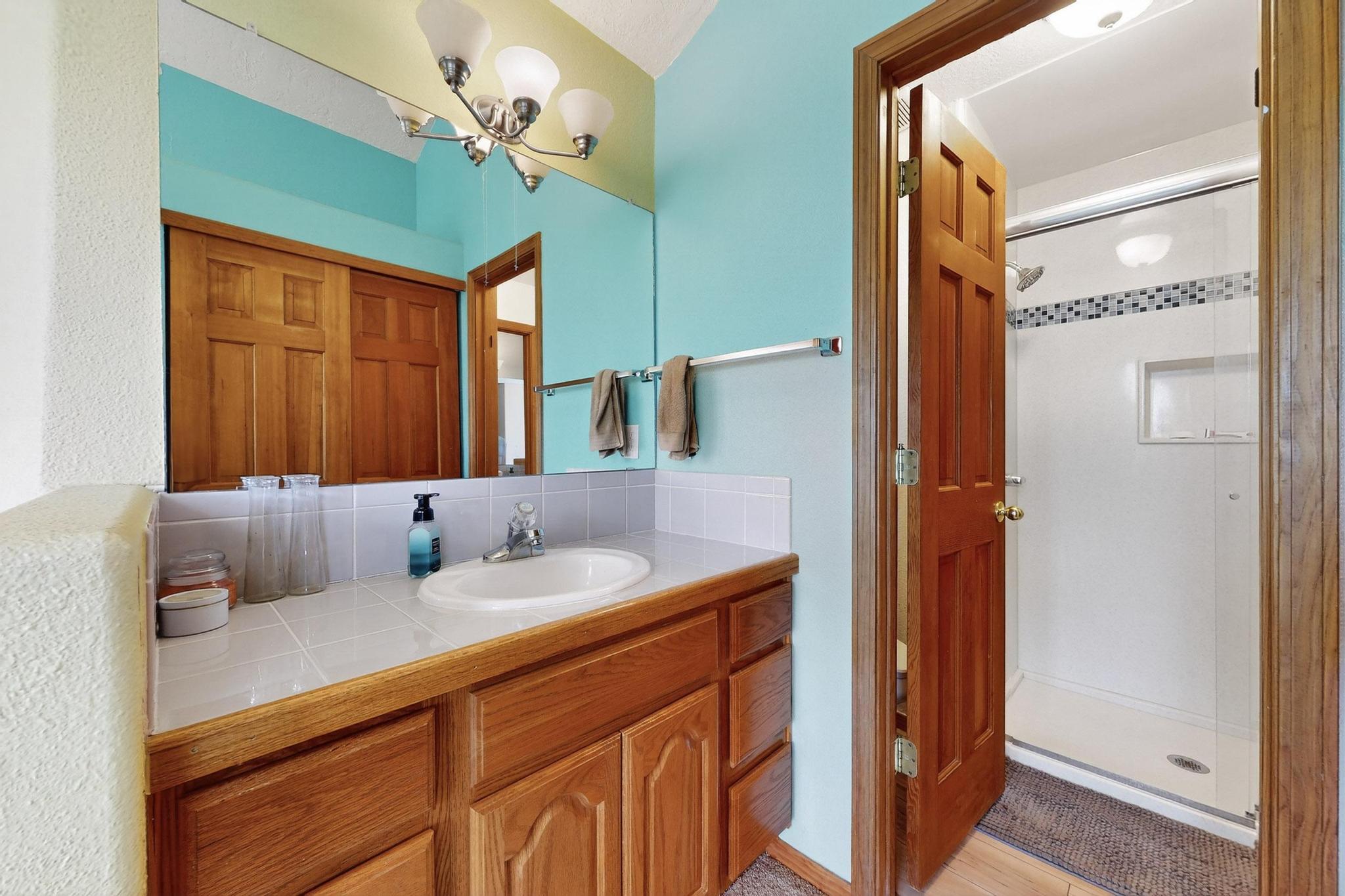 9200 PALOMAS Avenue NE