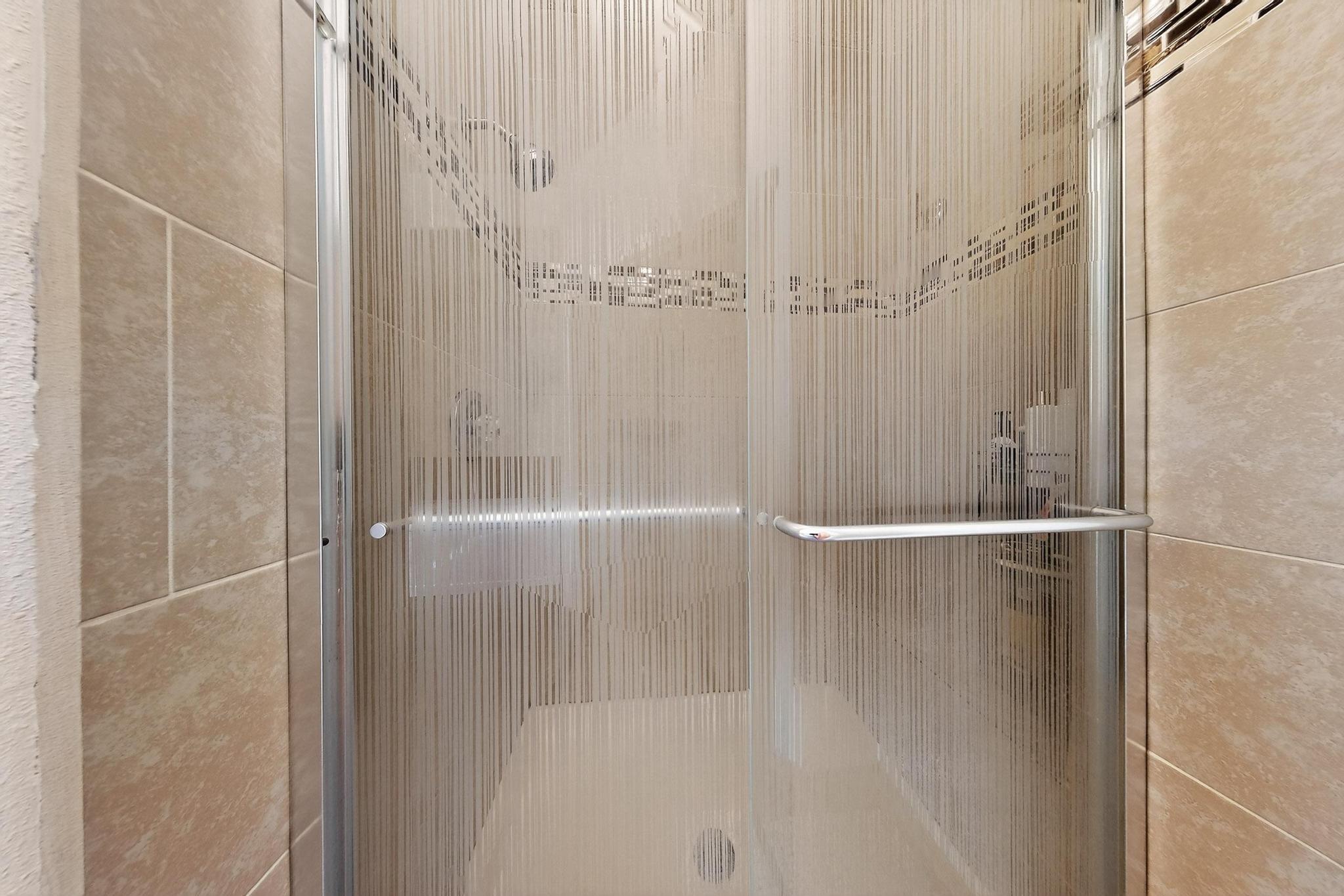 9200 PALOMAS Avenue NE