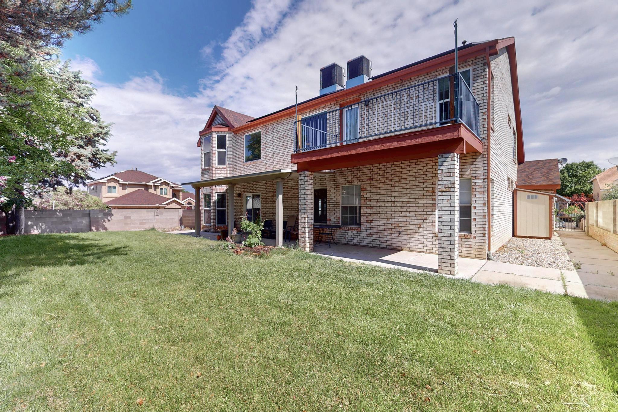 9200 PALOMAS Avenue NE