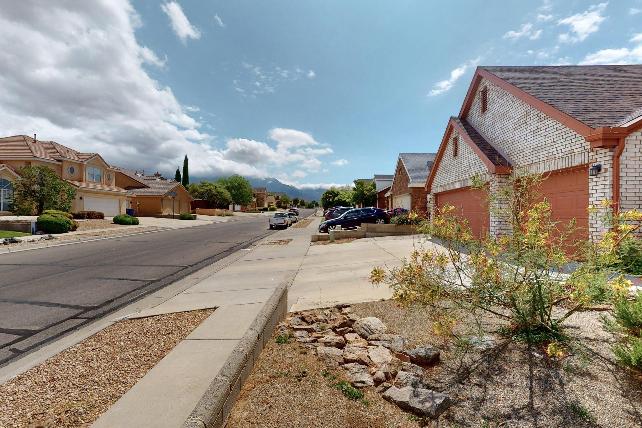 9200 PALOMAS Avenue NE