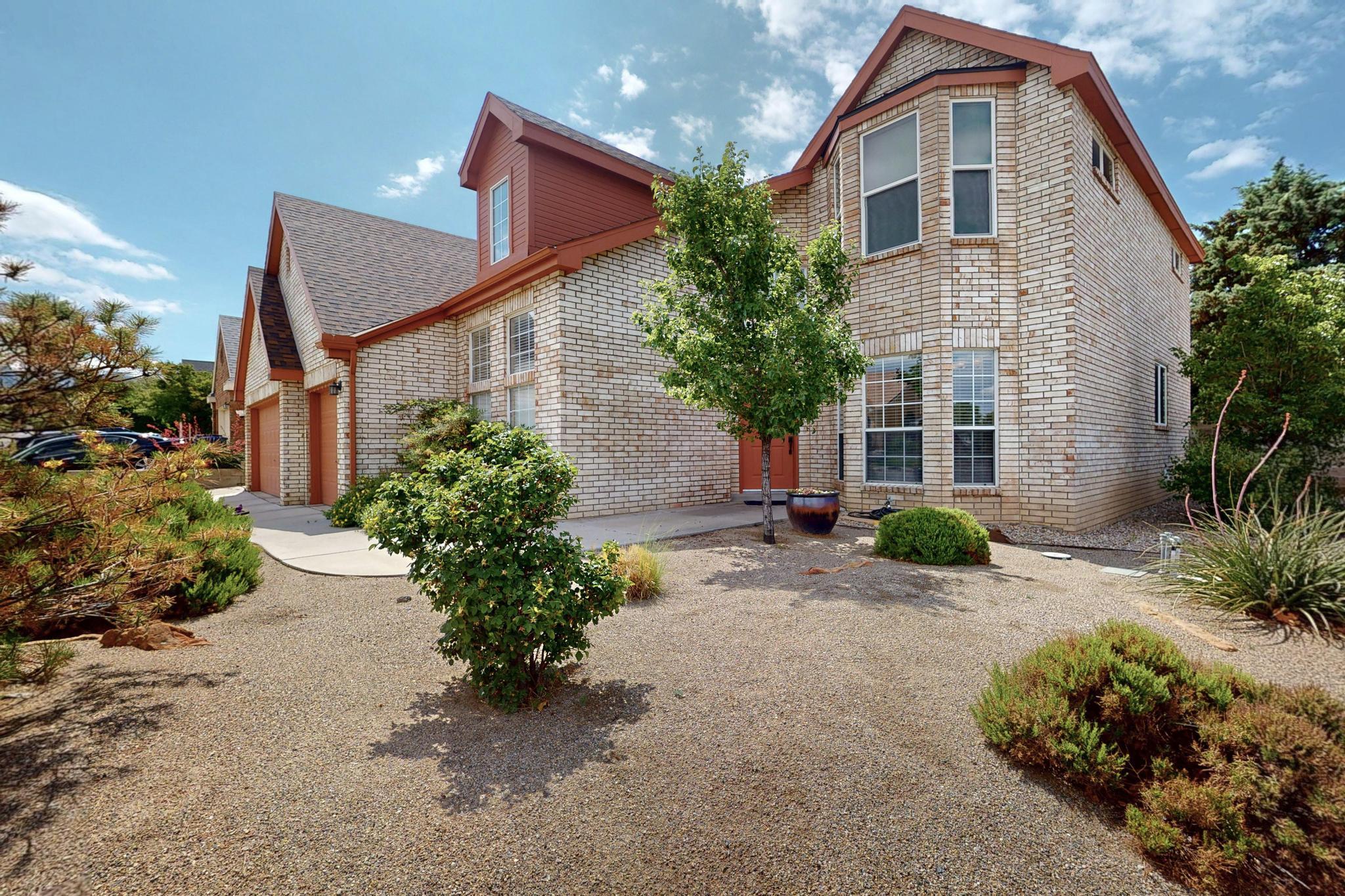 9200 PALOMAS Avenue NE