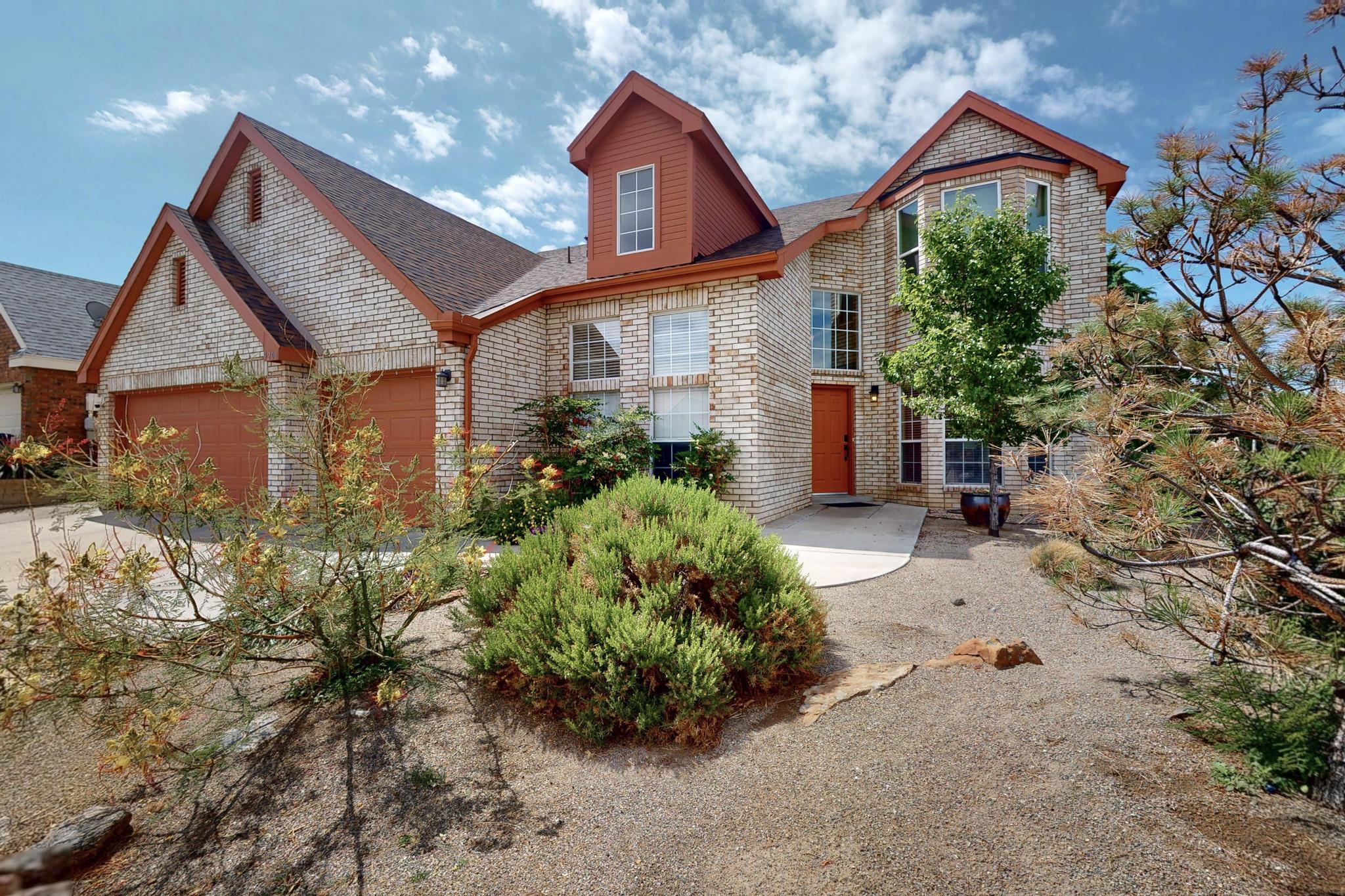 9200 PALOMAS Avenue NE