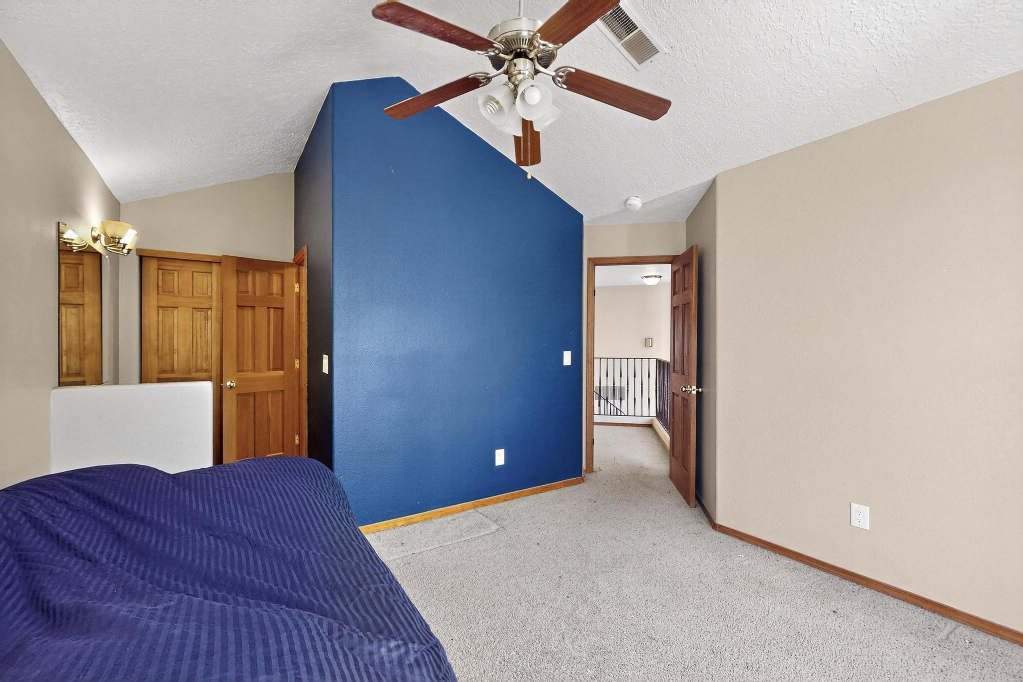 9200 PALOMAS Avenue NE