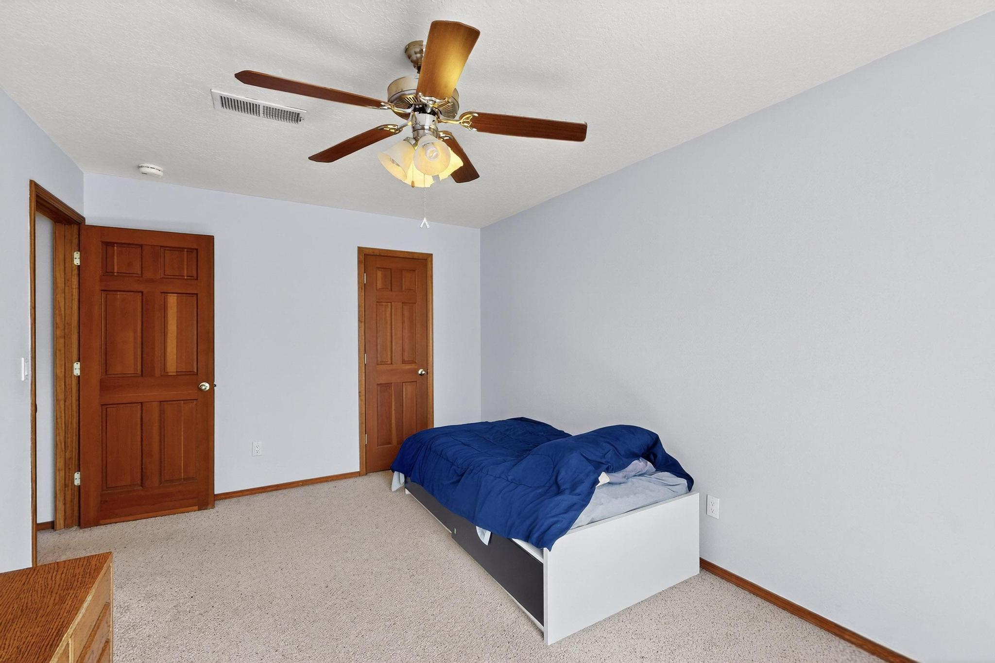 9200 PALOMAS Avenue NE