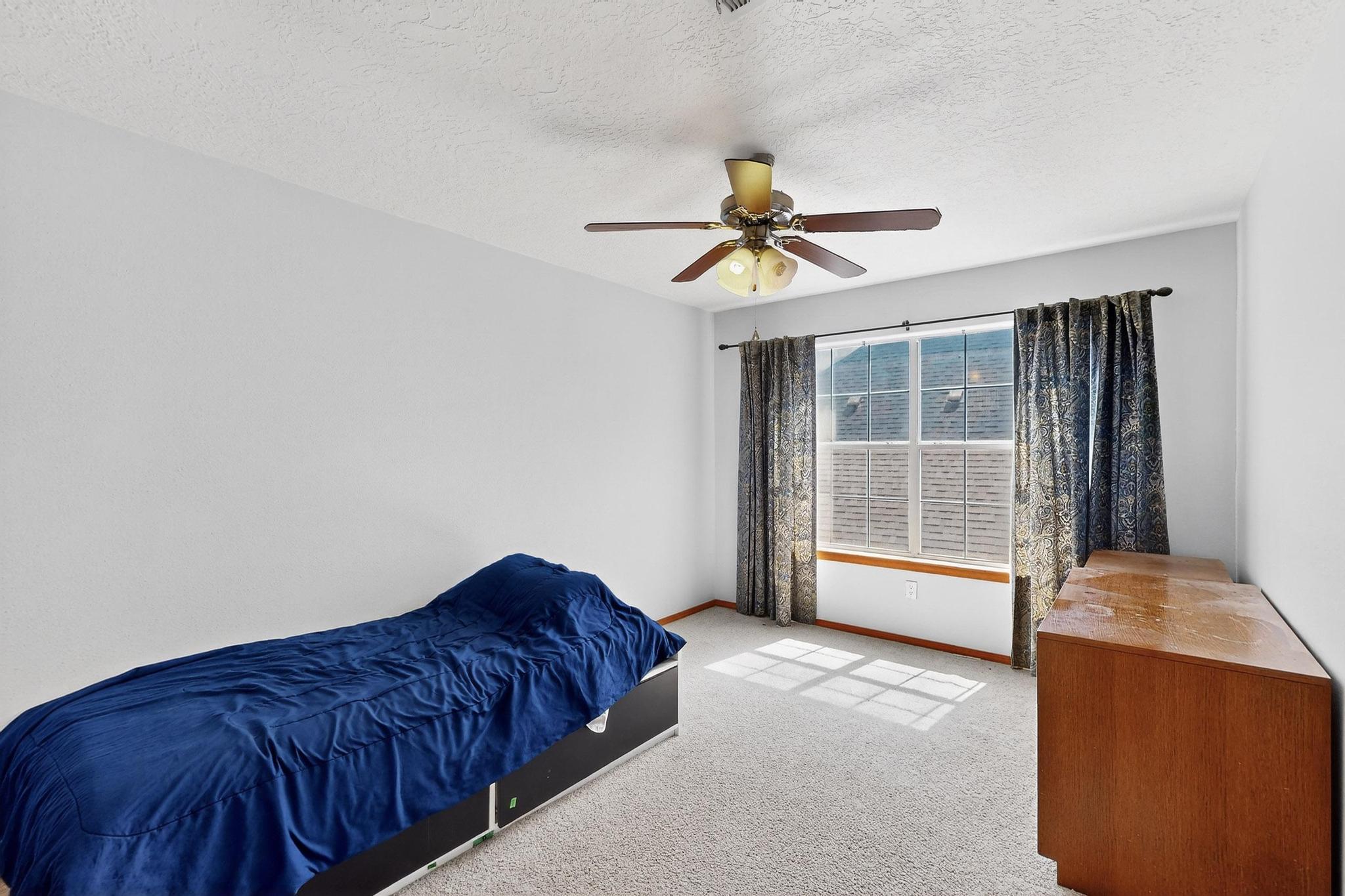 9200 PALOMAS Avenue NE