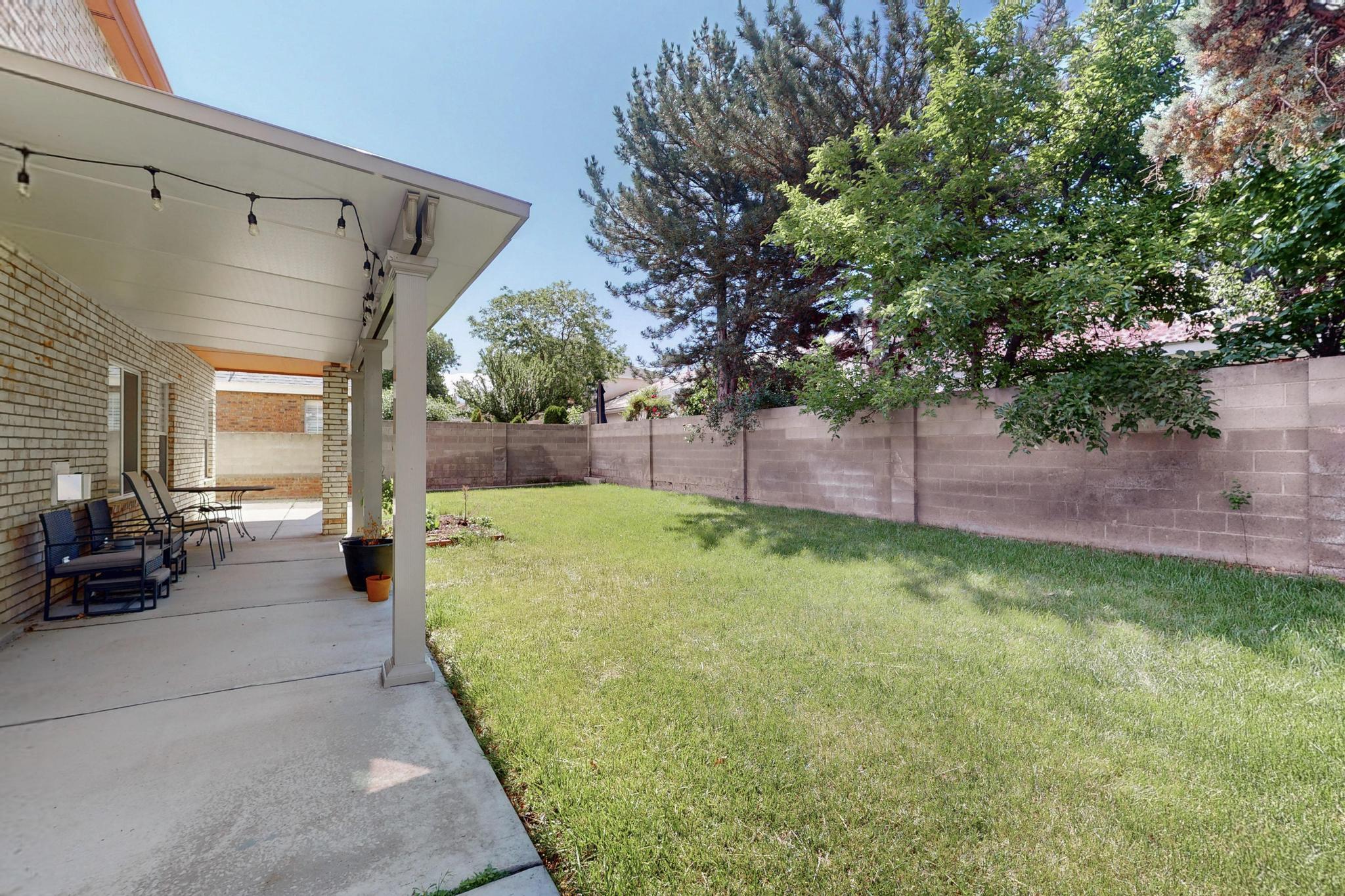 9200 PALOMAS Avenue NE