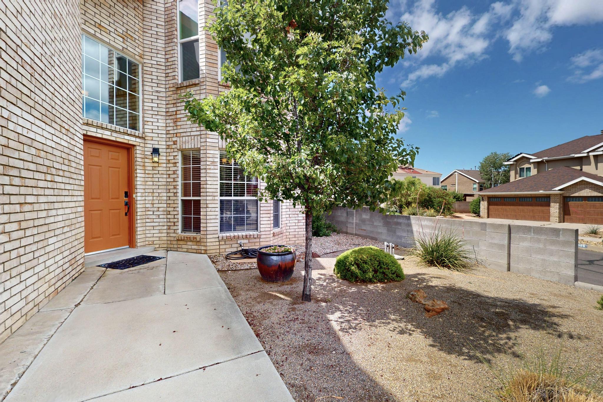 9200 PALOMAS Avenue NE