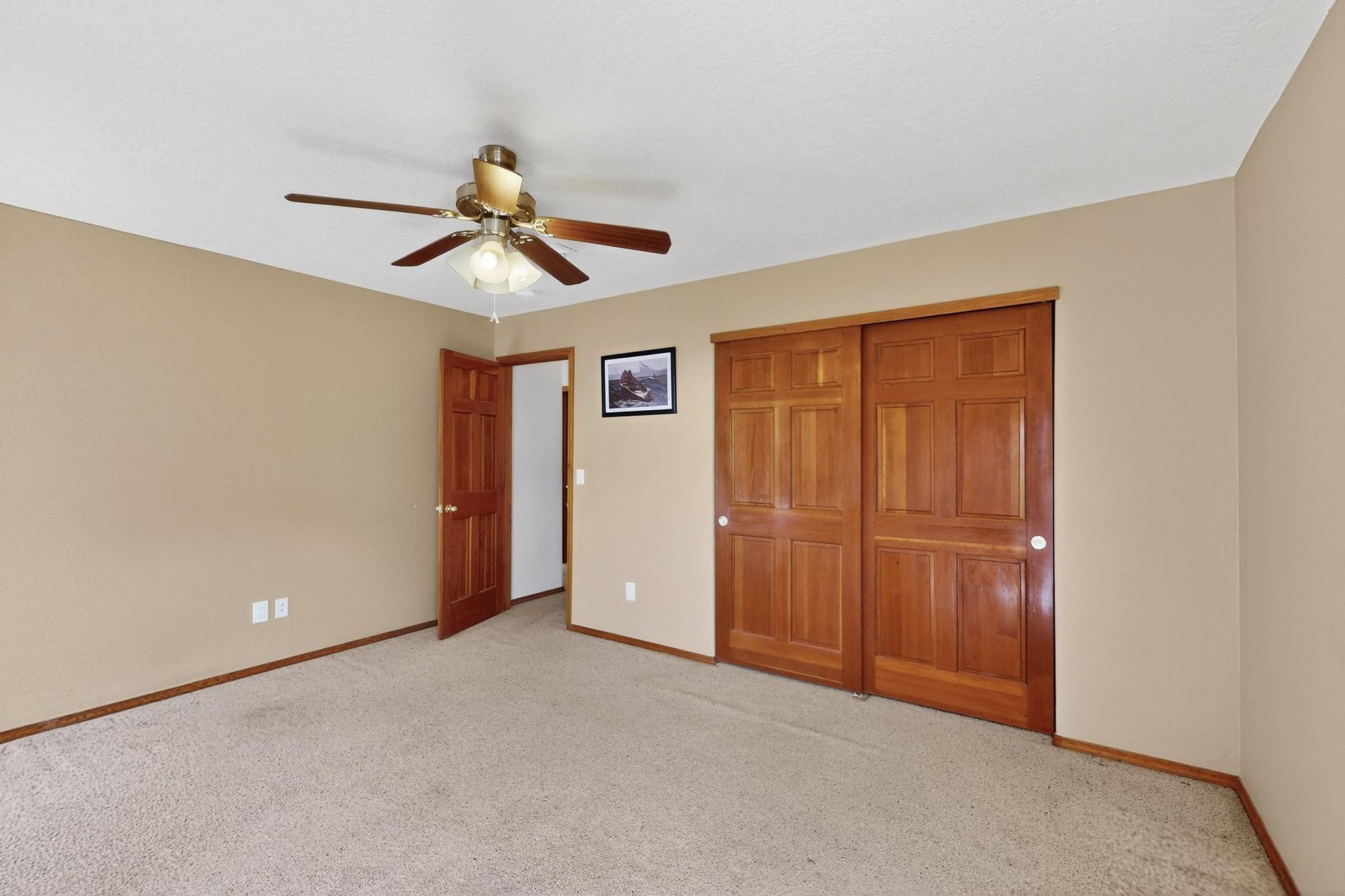 9200 PALOMAS Avenue NE