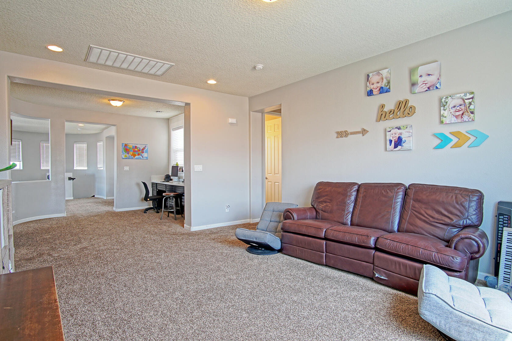4011 PLAZA COLINA Lane NE
