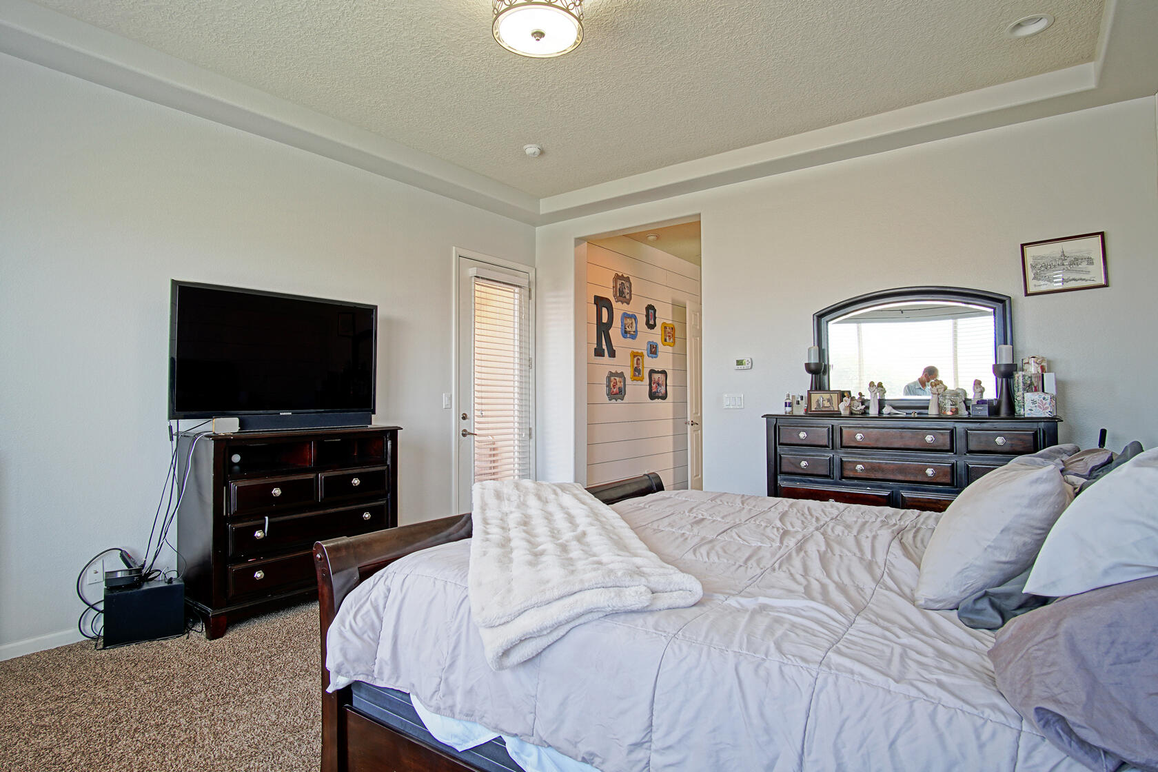 4011 PLAZA COLINA Lane NE