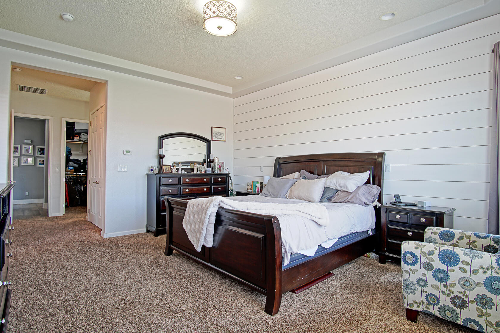 4011 PLAZA COLINA Lane NE