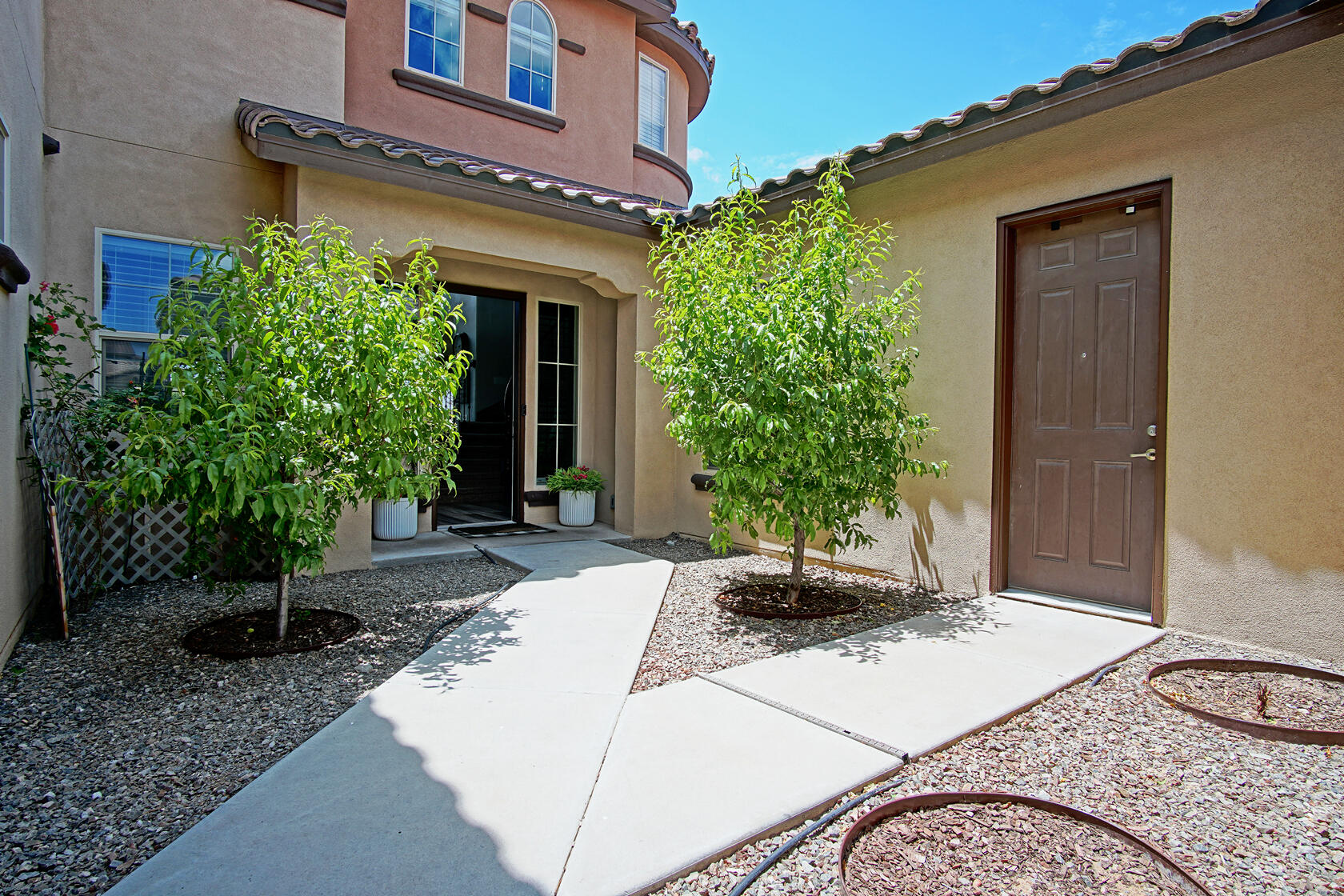 4011 PLAZA COLINA Lane NE