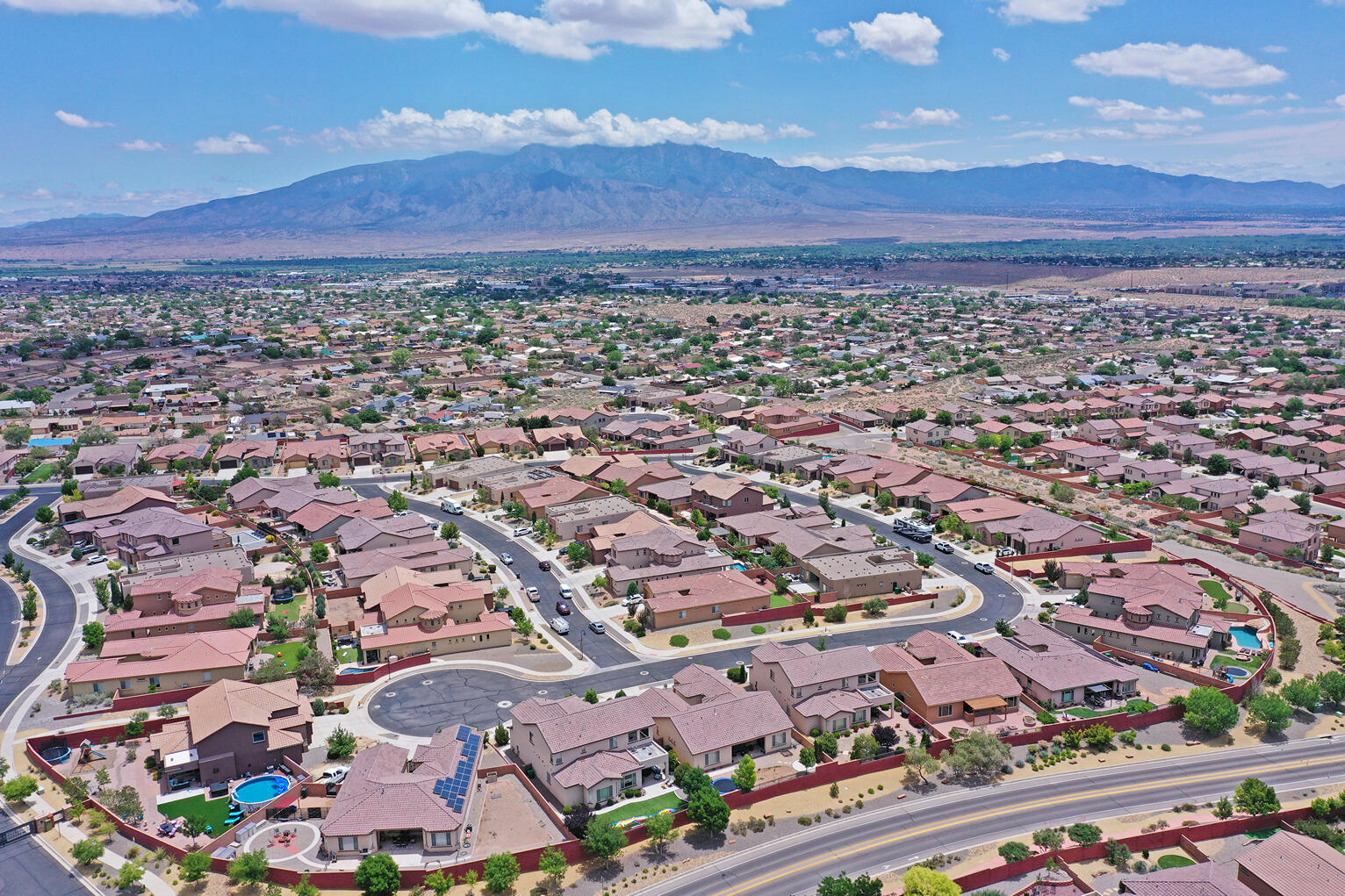 4011 PLAZA COLINA Lane NE