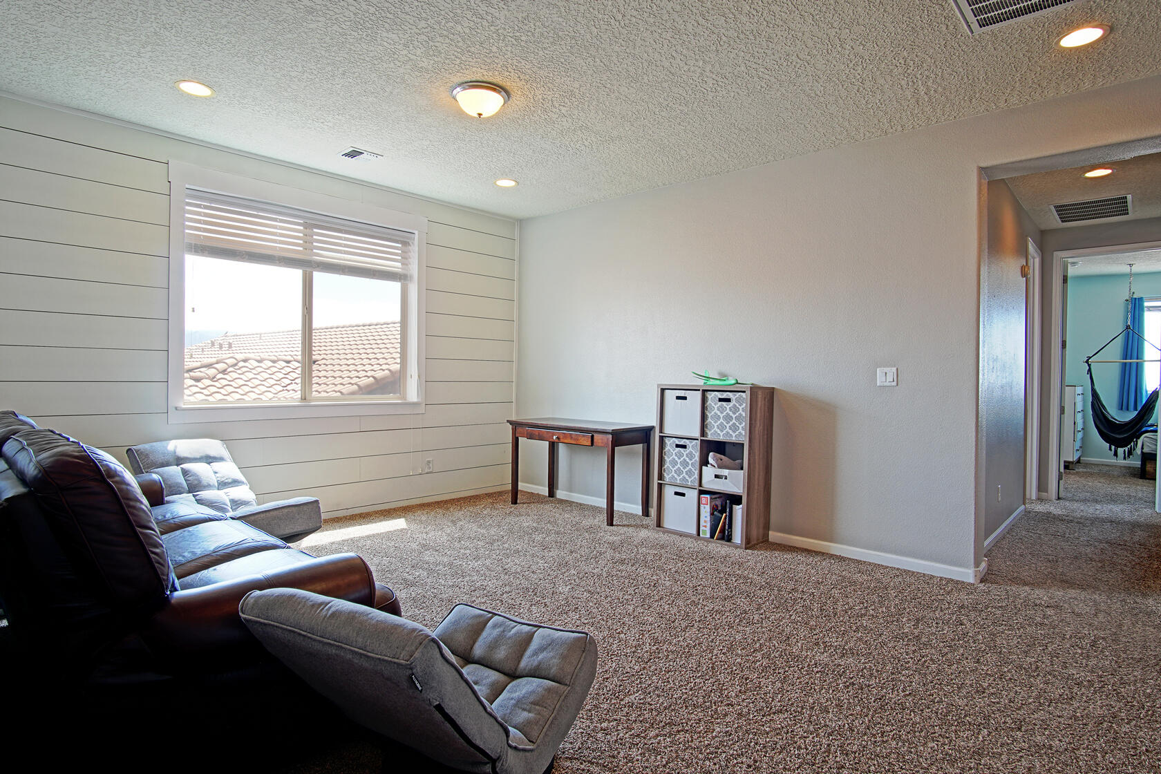 4011 PLAZA COLINA Lane NE