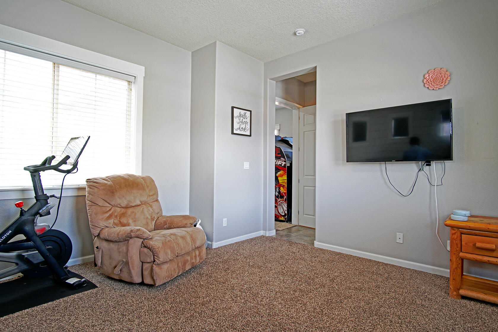4011 PLAZA COLINA Lane NE