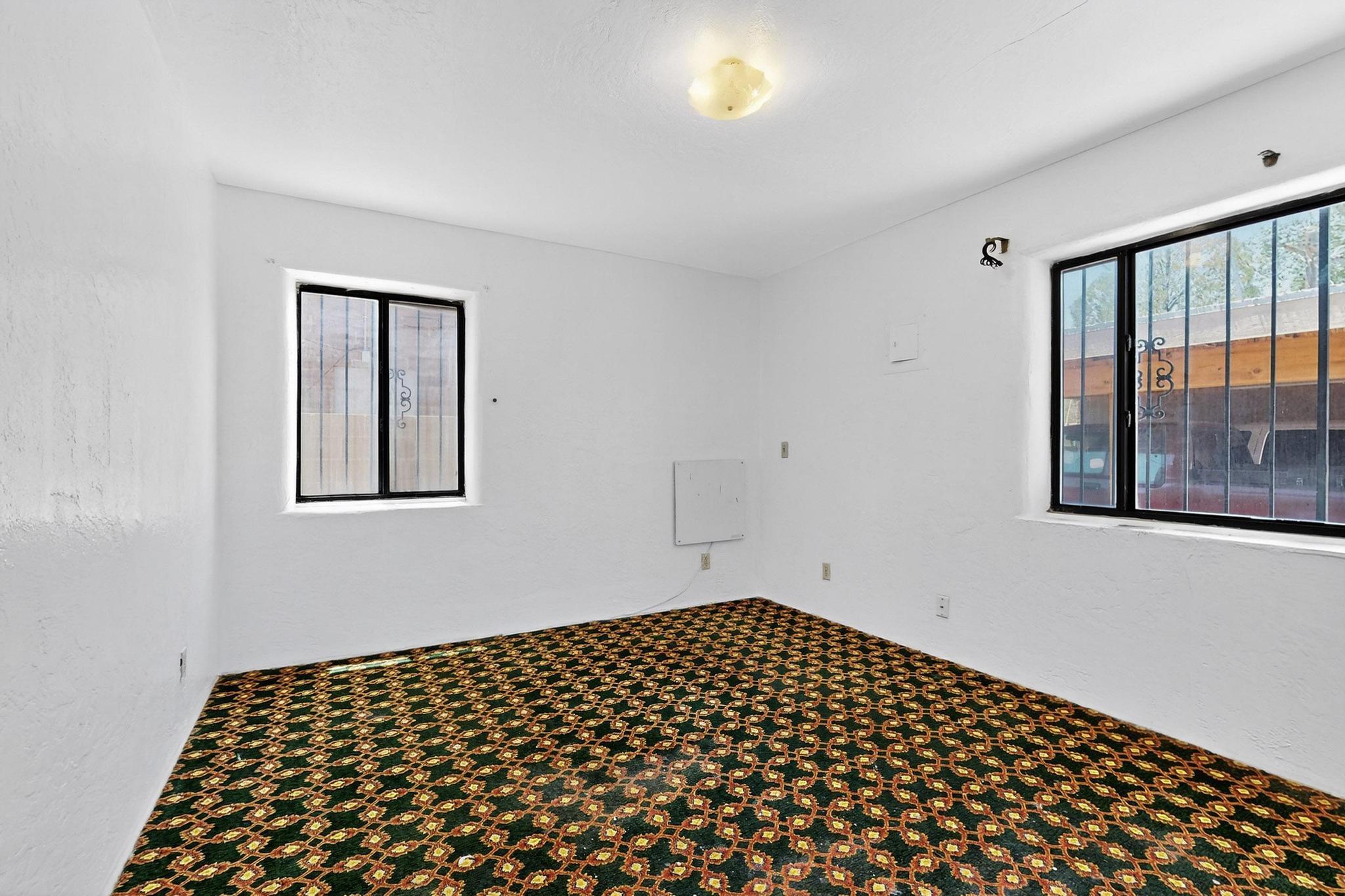 207 VERMONT Street NE