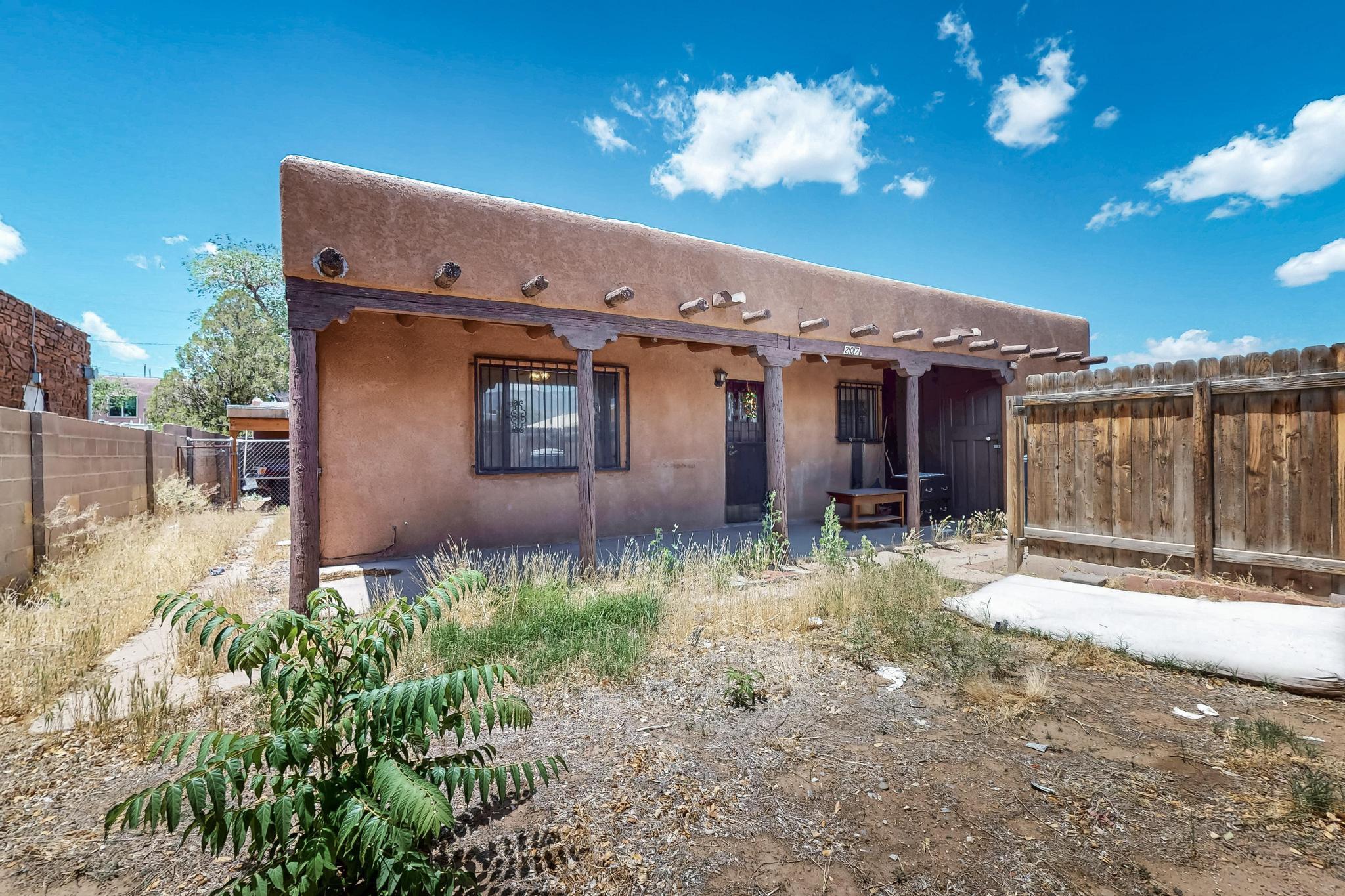 207 VERMONT Street NE