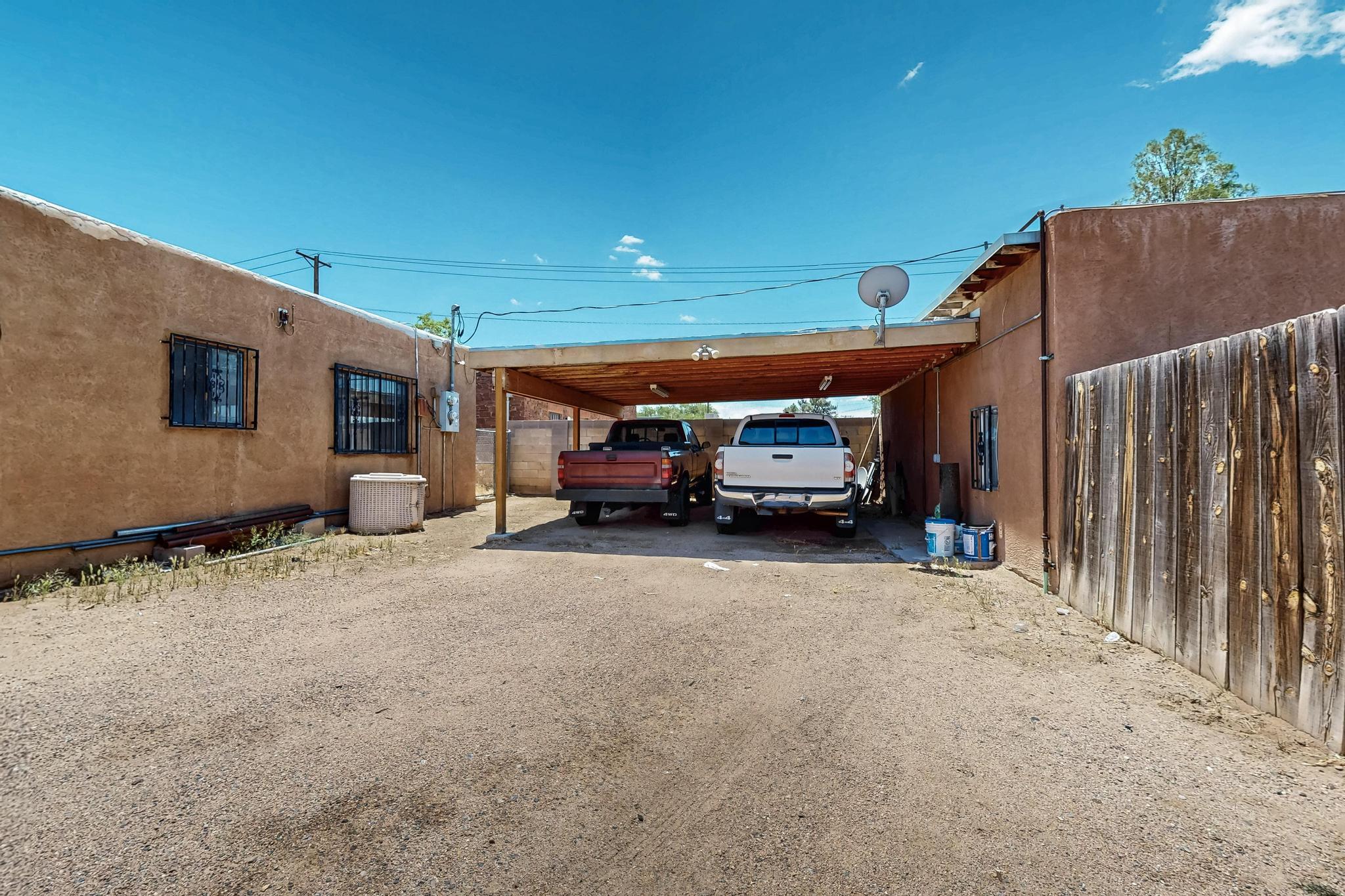 207 VERMONT Street NE