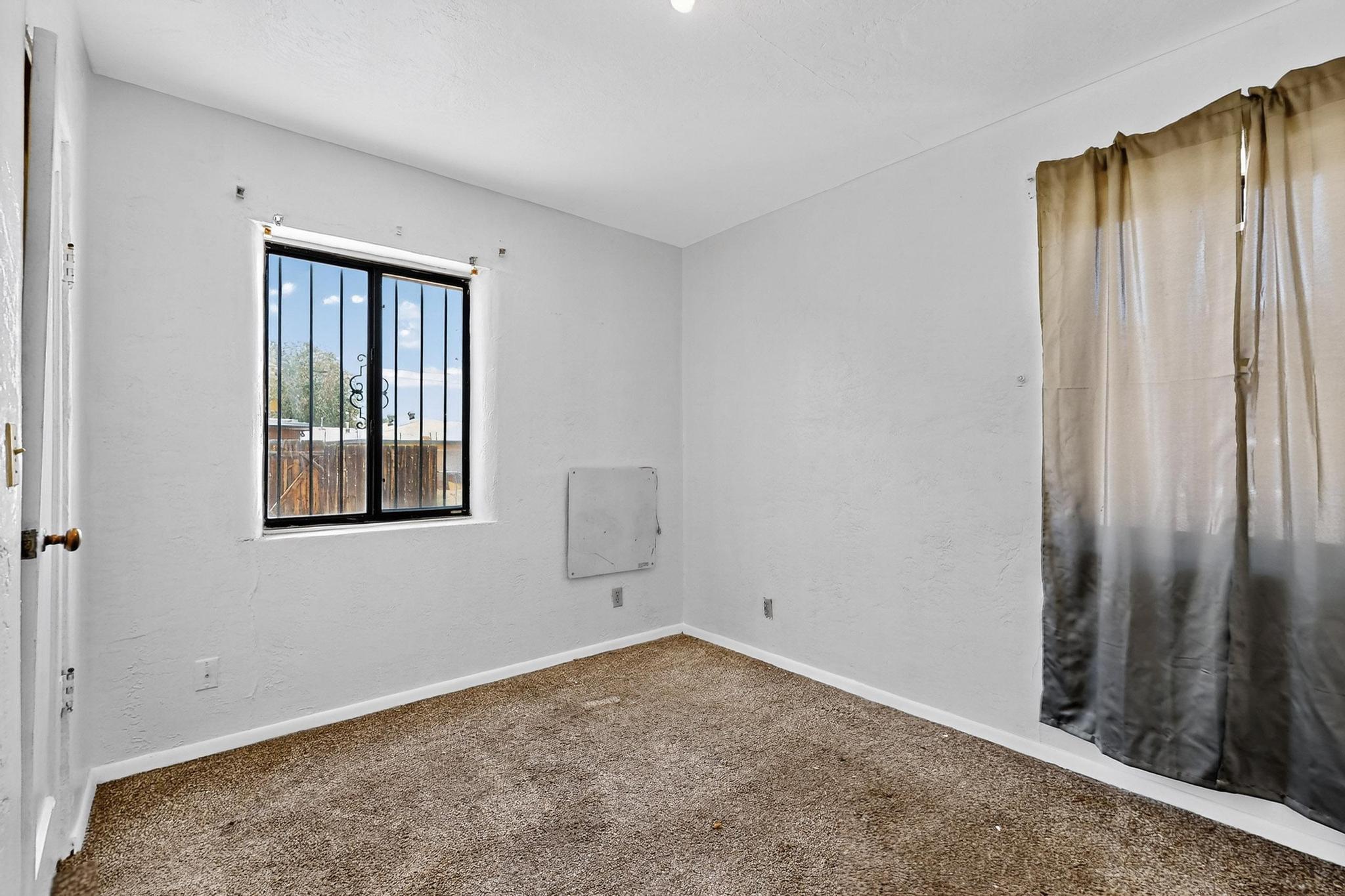 207 VERMONT Street NE