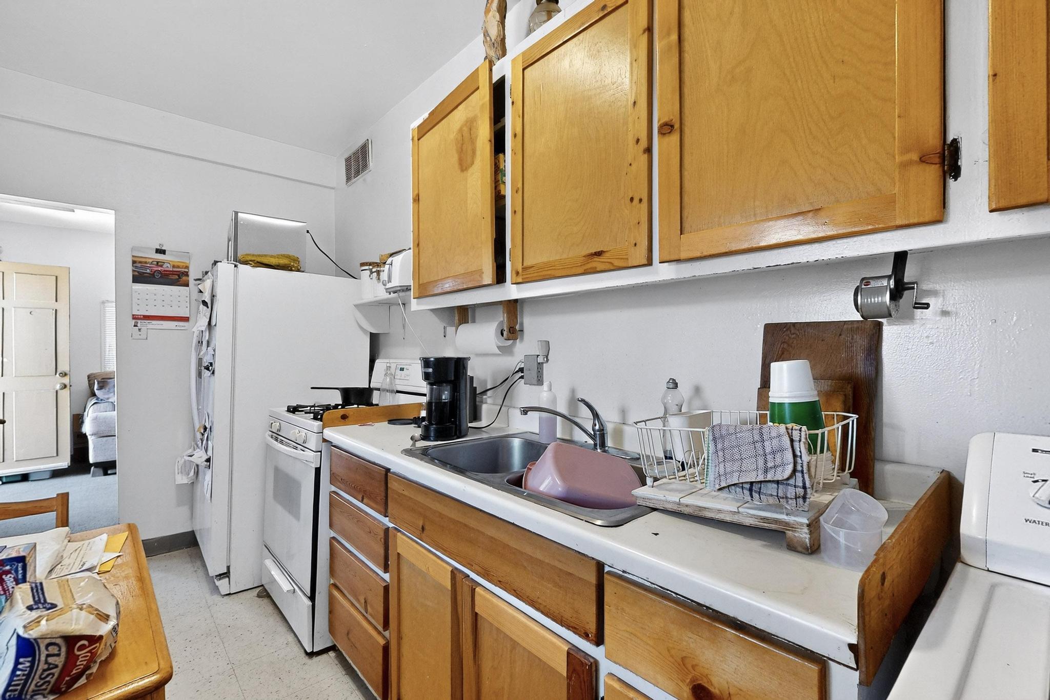 207 VERMONT Street NE