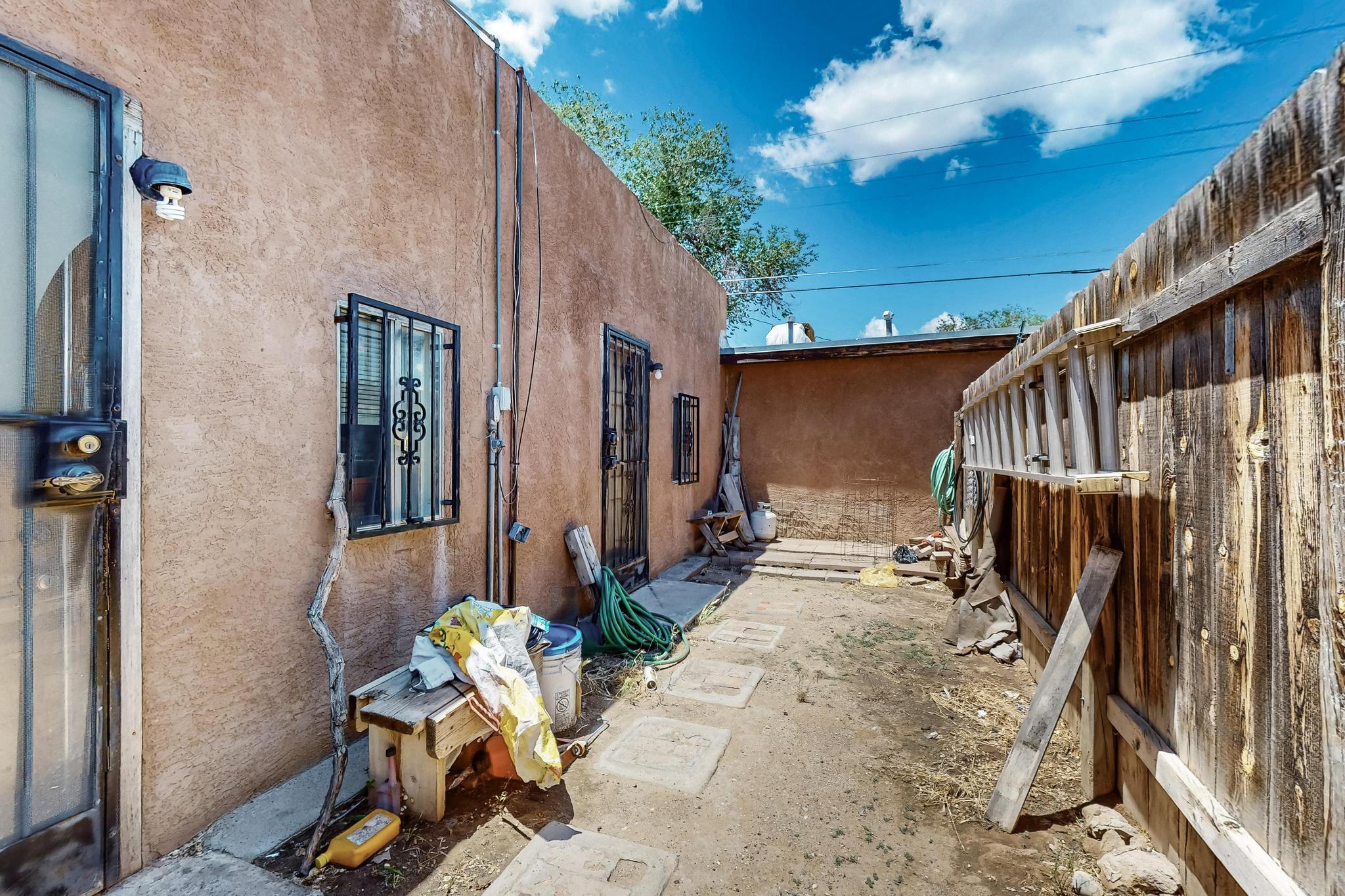 207 VERMONT Street NE