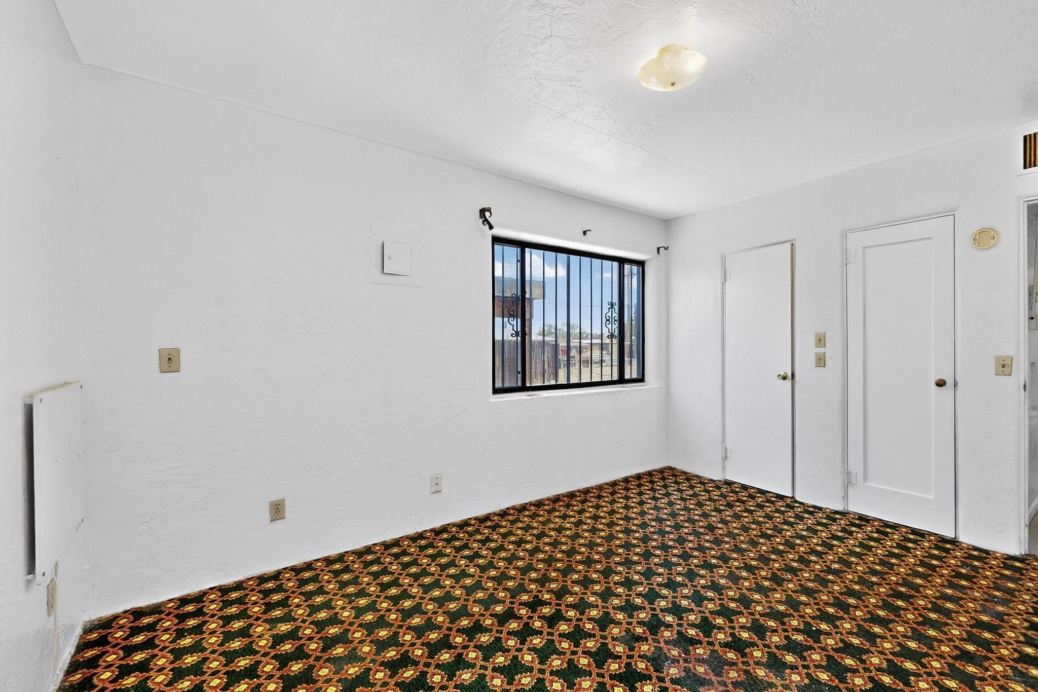 207 VERMONT Street NE