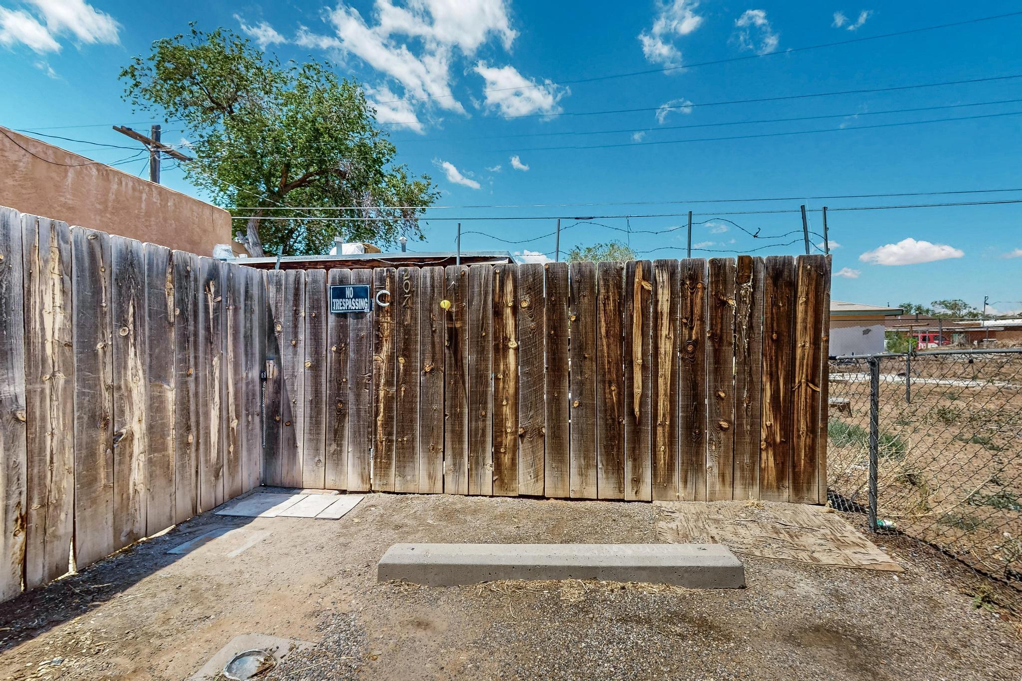 207 VERMONT Street NE