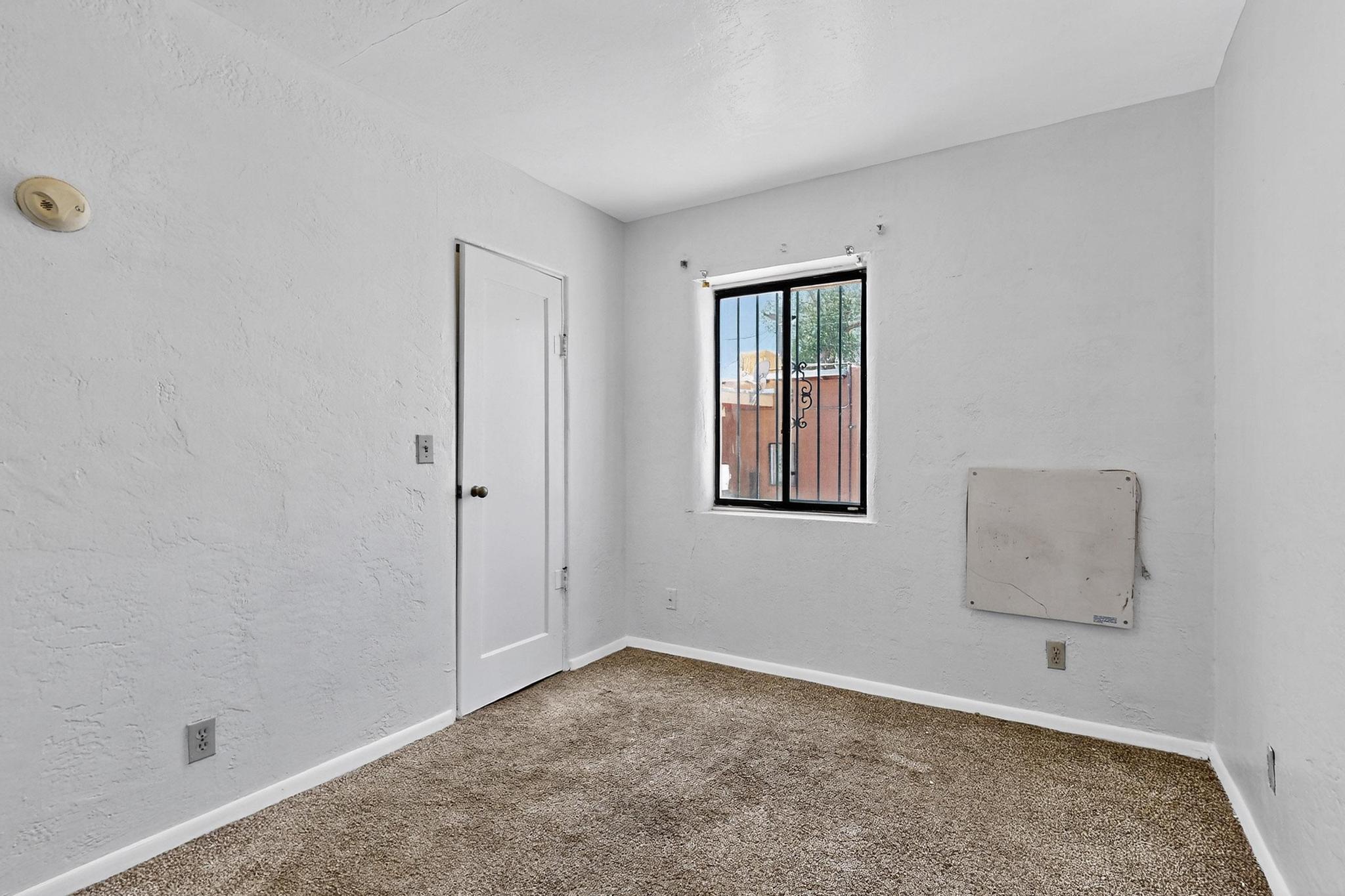 207 VERMONT Street NE