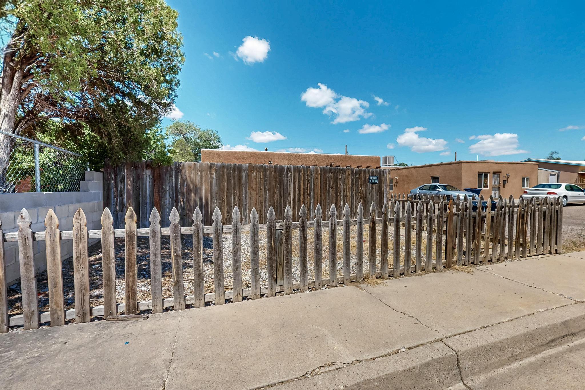 207 VERMONT Street NE