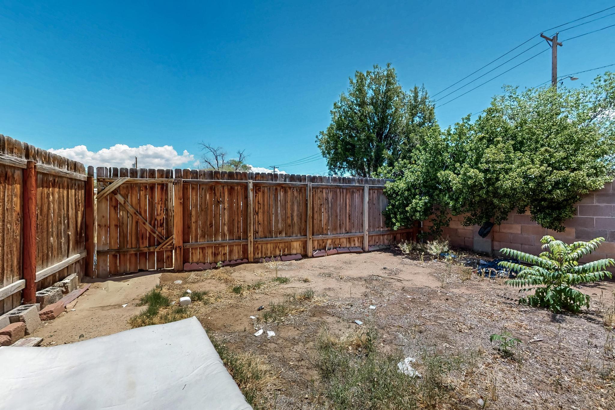 207 VERMONT Street NE