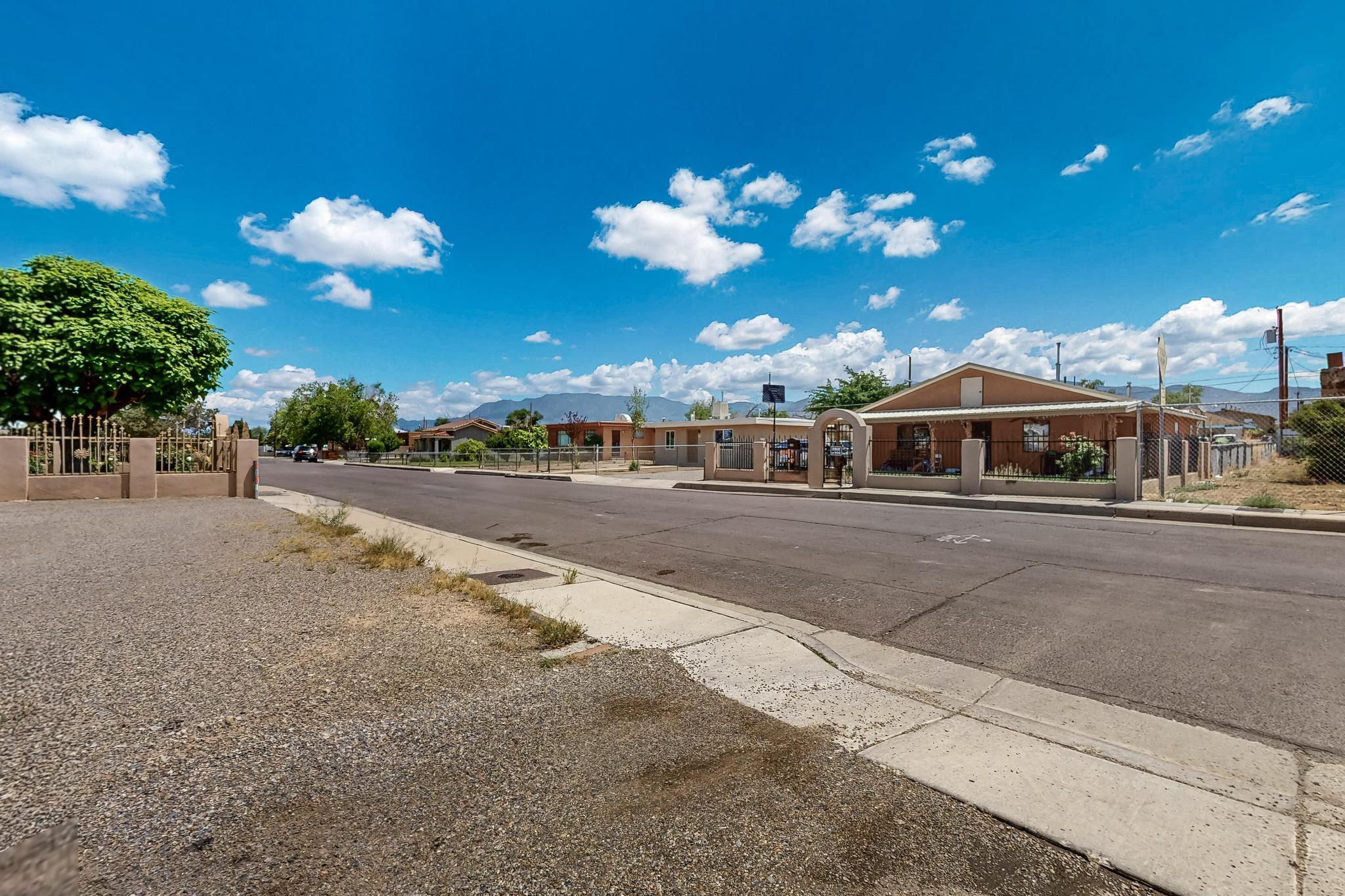 207 VERMONT Street NE