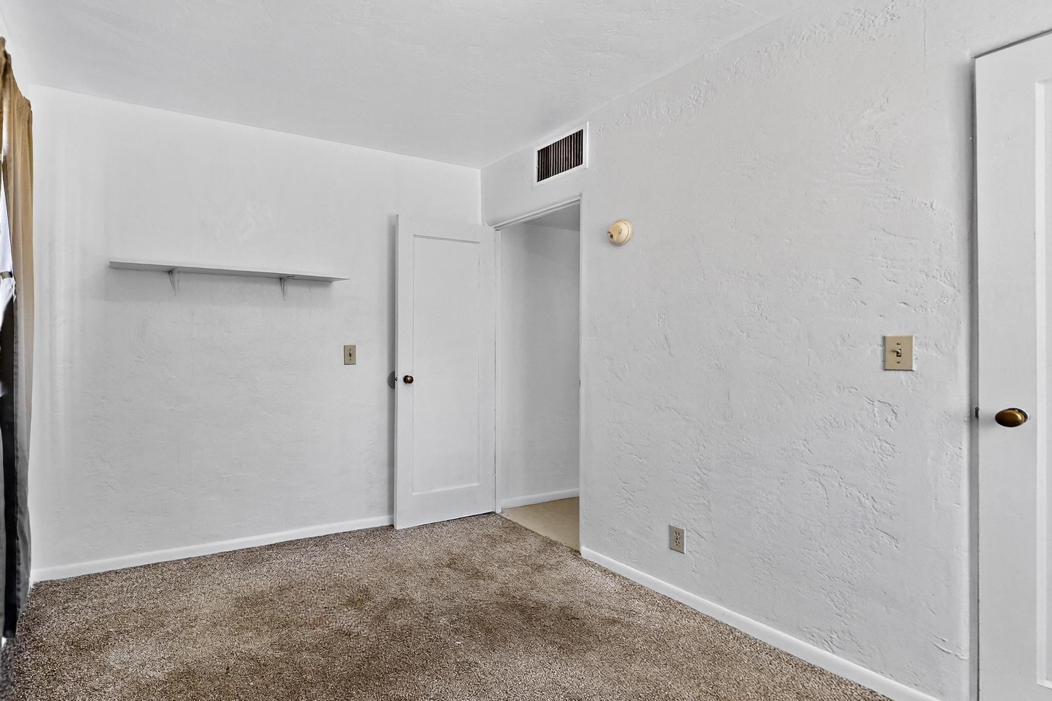 207 VERMONT Street NE