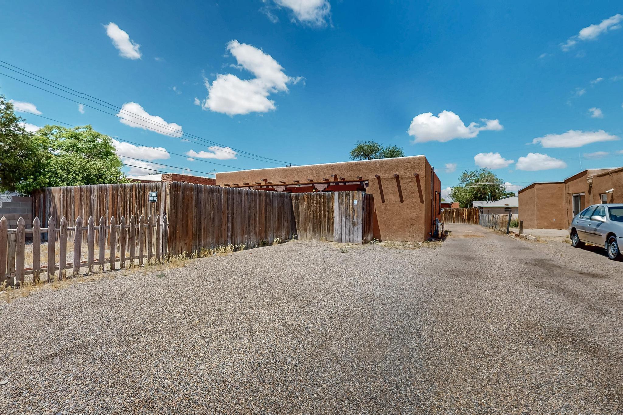 207 VERMONT Street NE