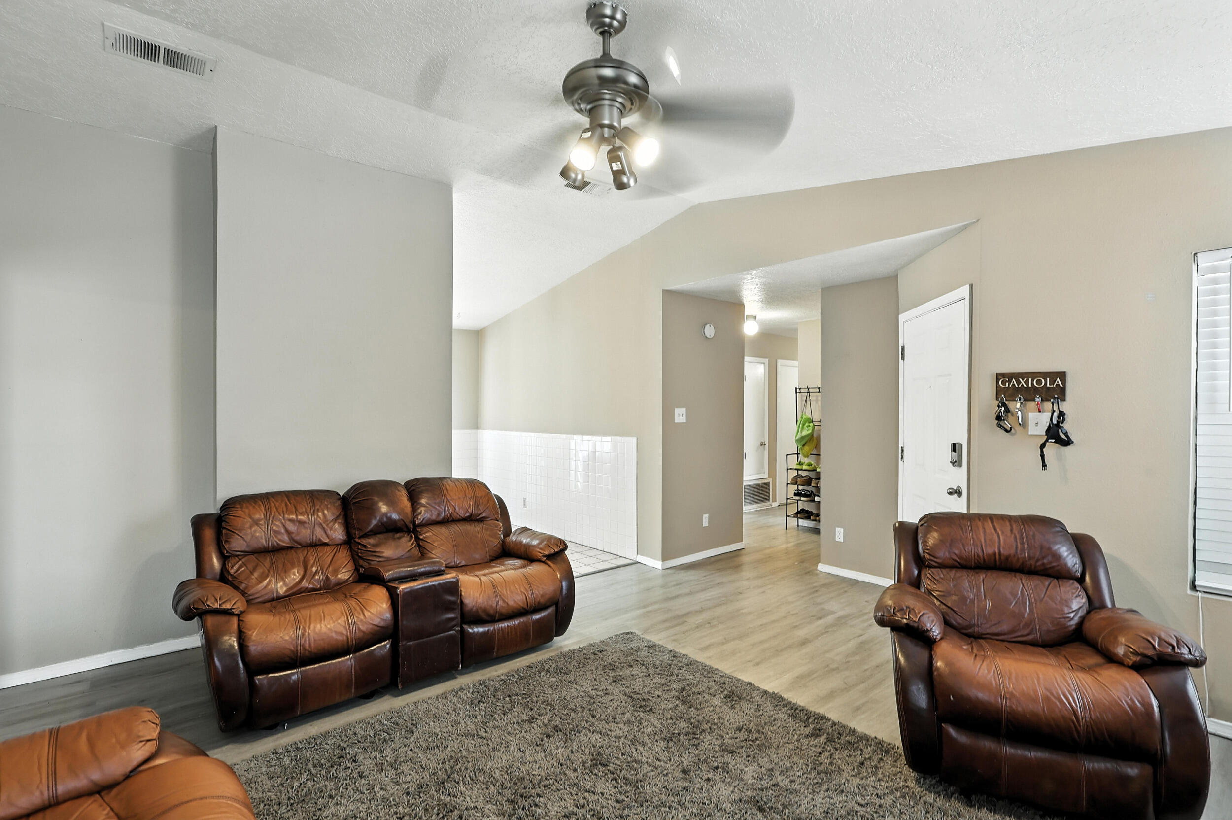 1983 MAESTAS Drive SW