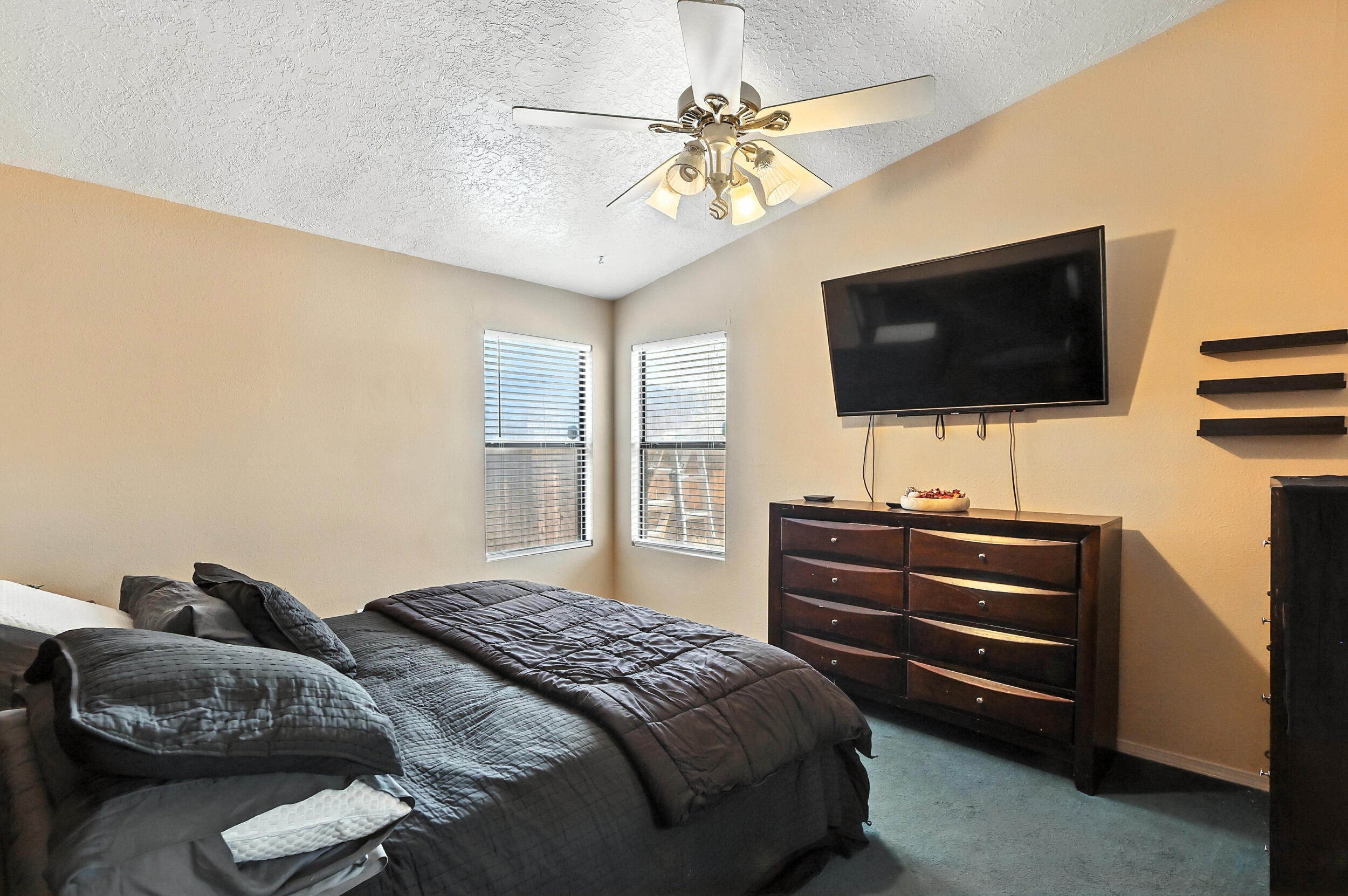 1983 MAESTAS Drive SW