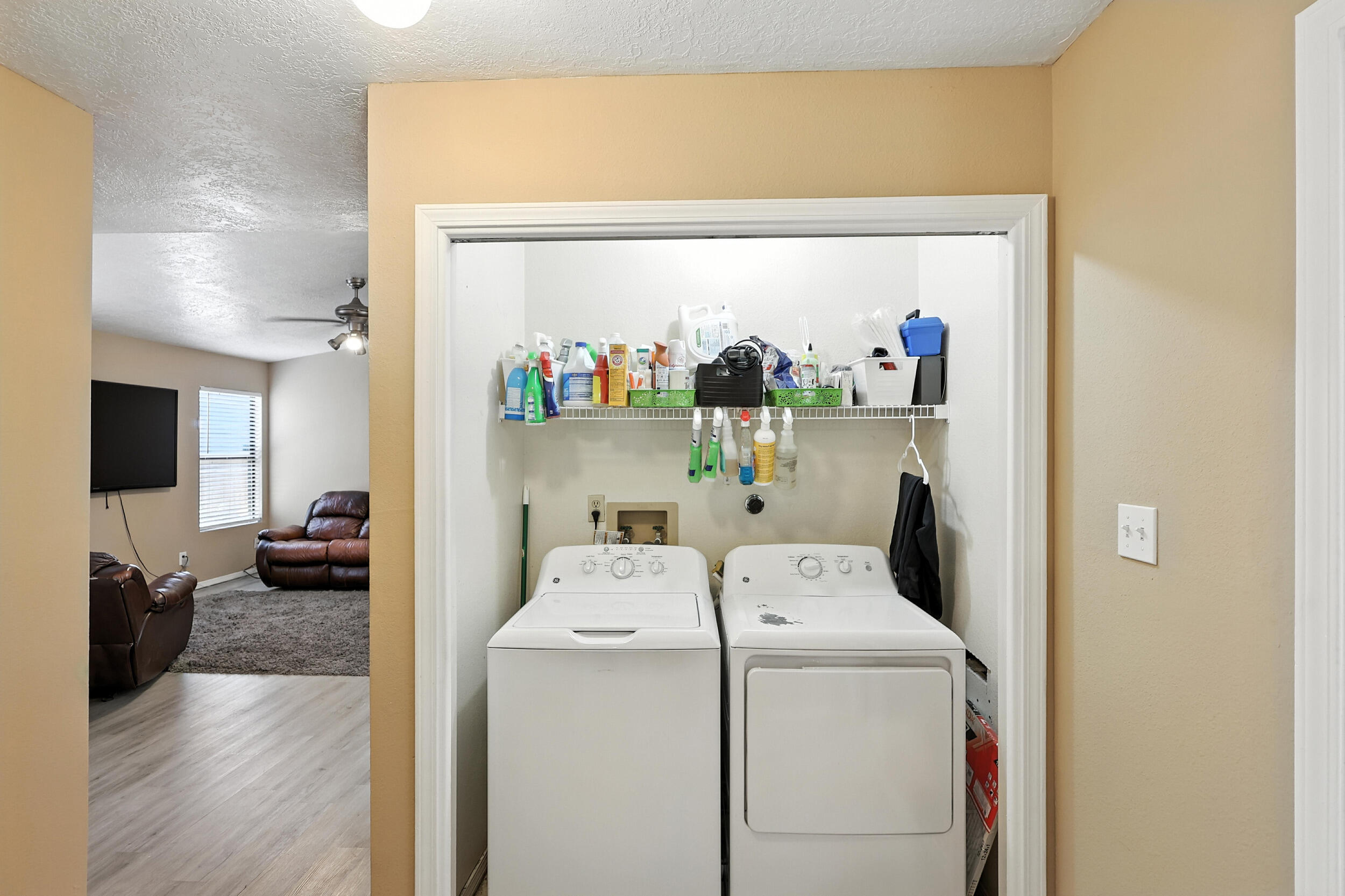 1983 MAESTAS Drive SW